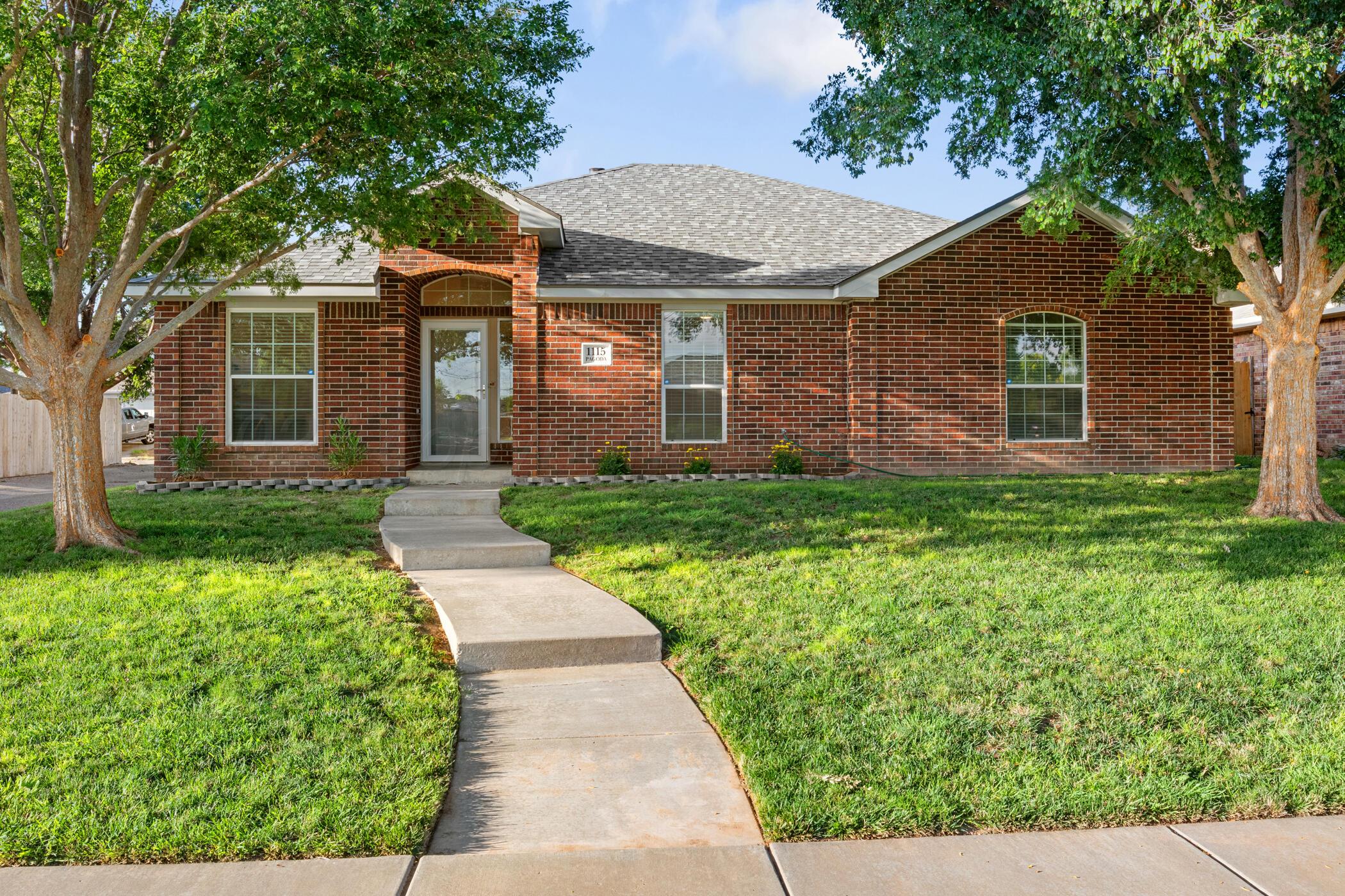 1115 Pagoda Drive Property Photo 1