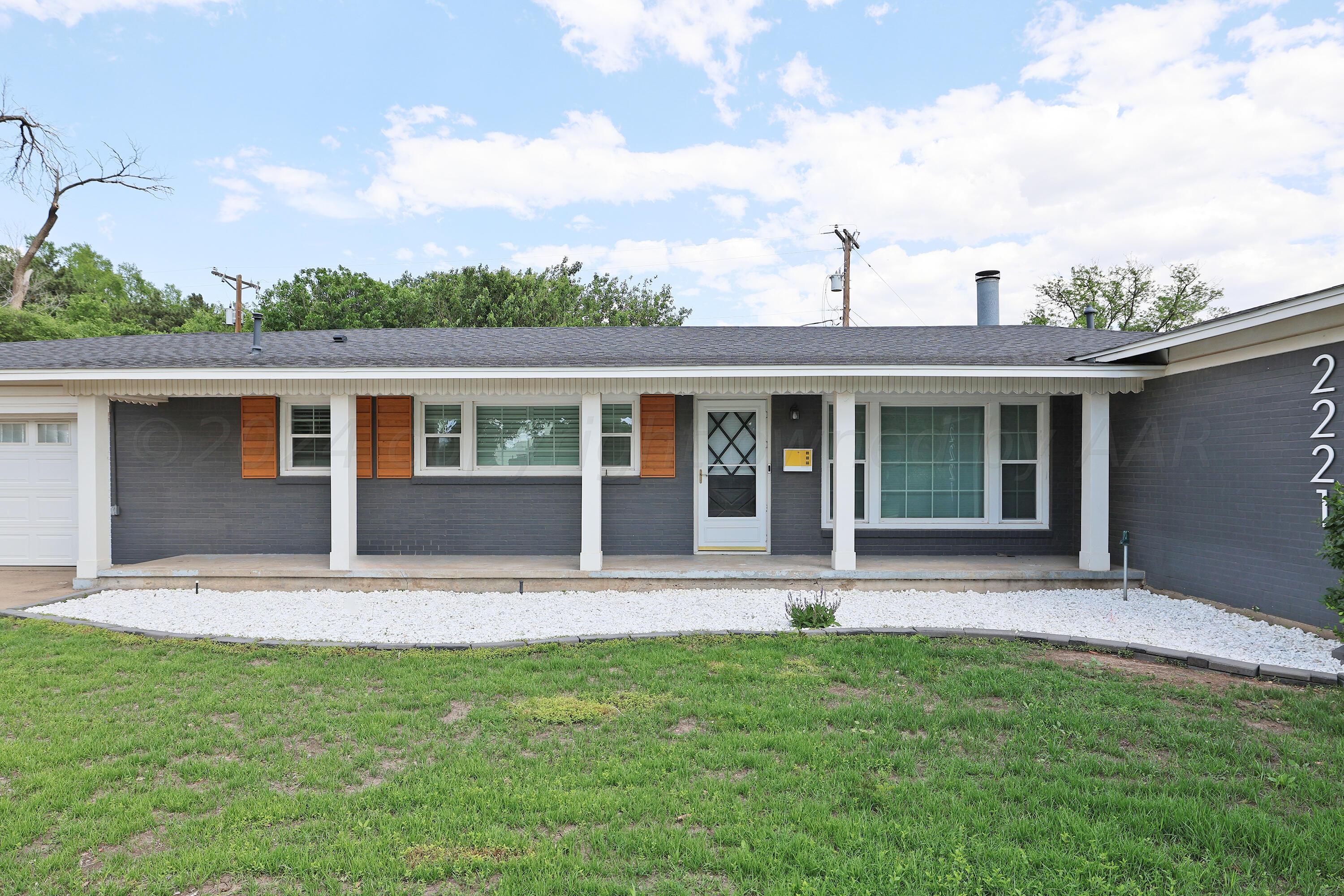 2221 Crockett Street Property Photo 1