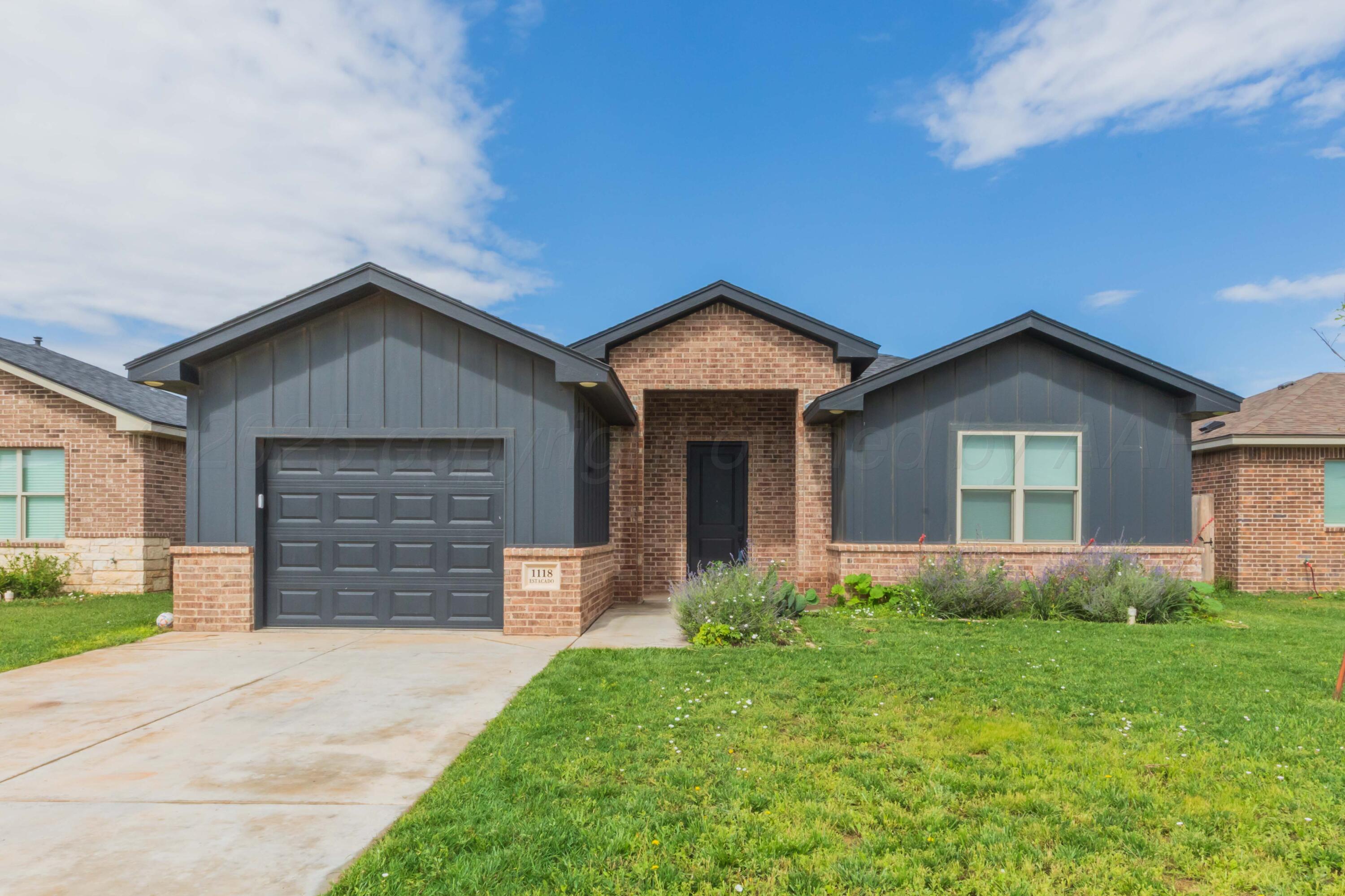 1118 Estacado Street Property Photo 1