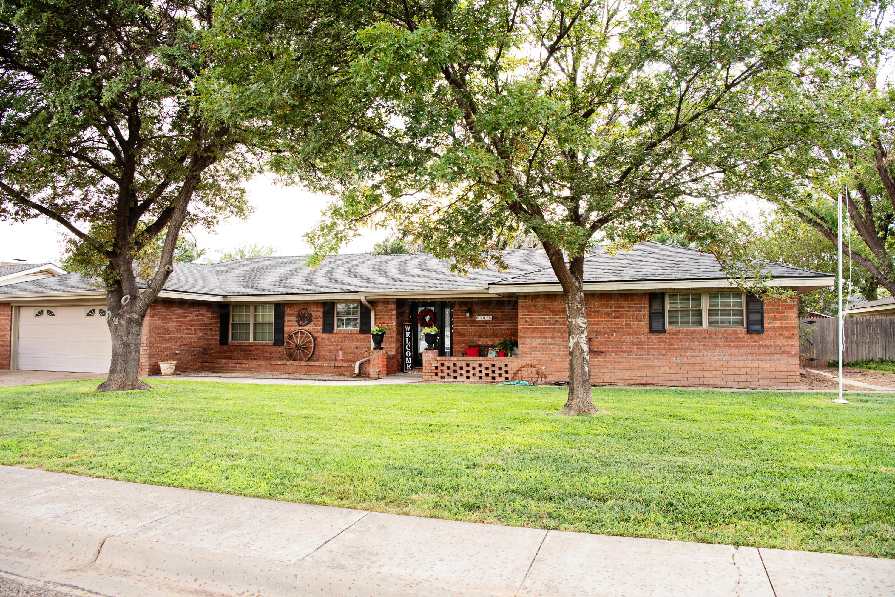 307 Douglas Street Property Photo 1