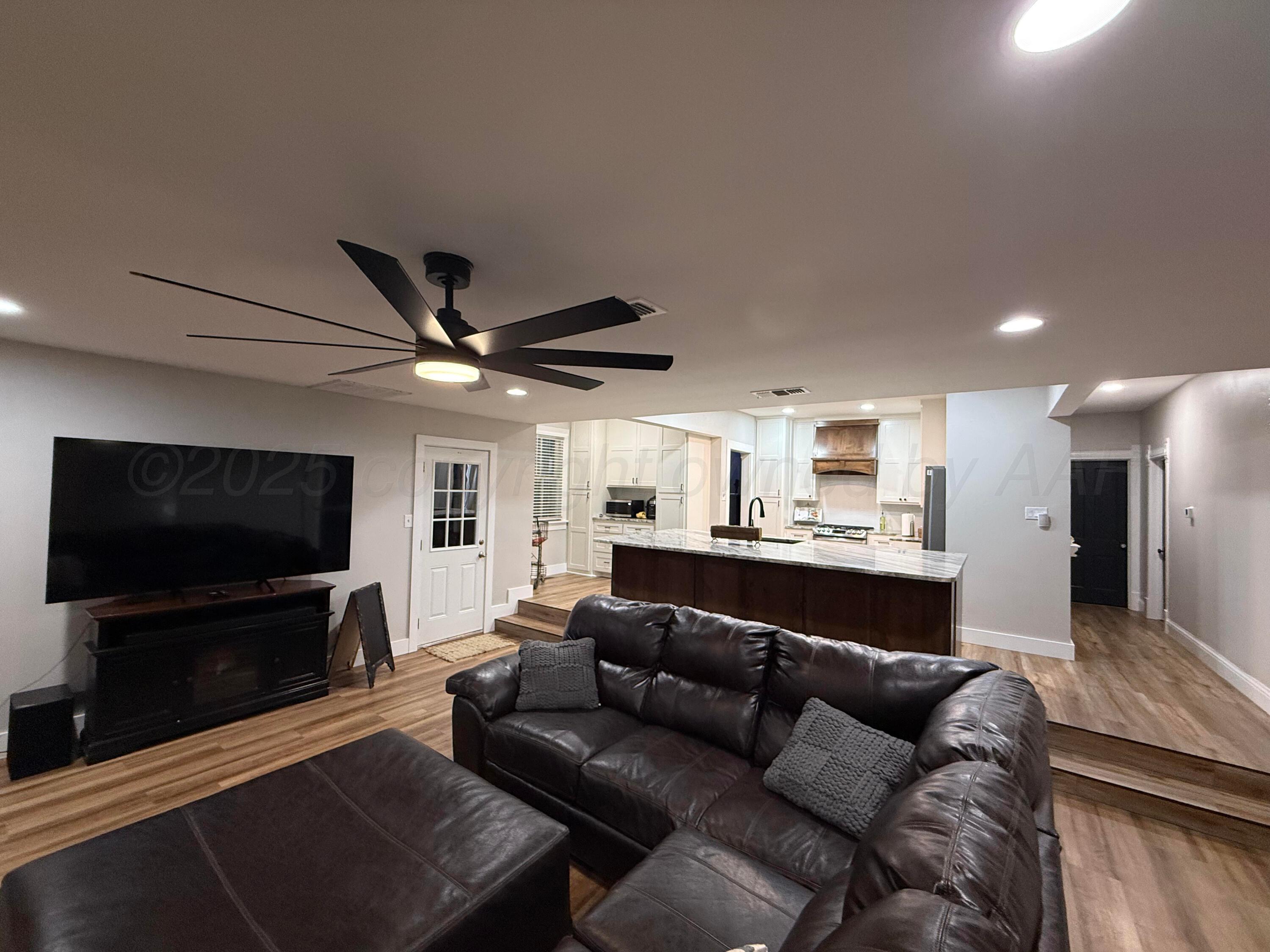 409 Franklin Avenue Property Photo 40