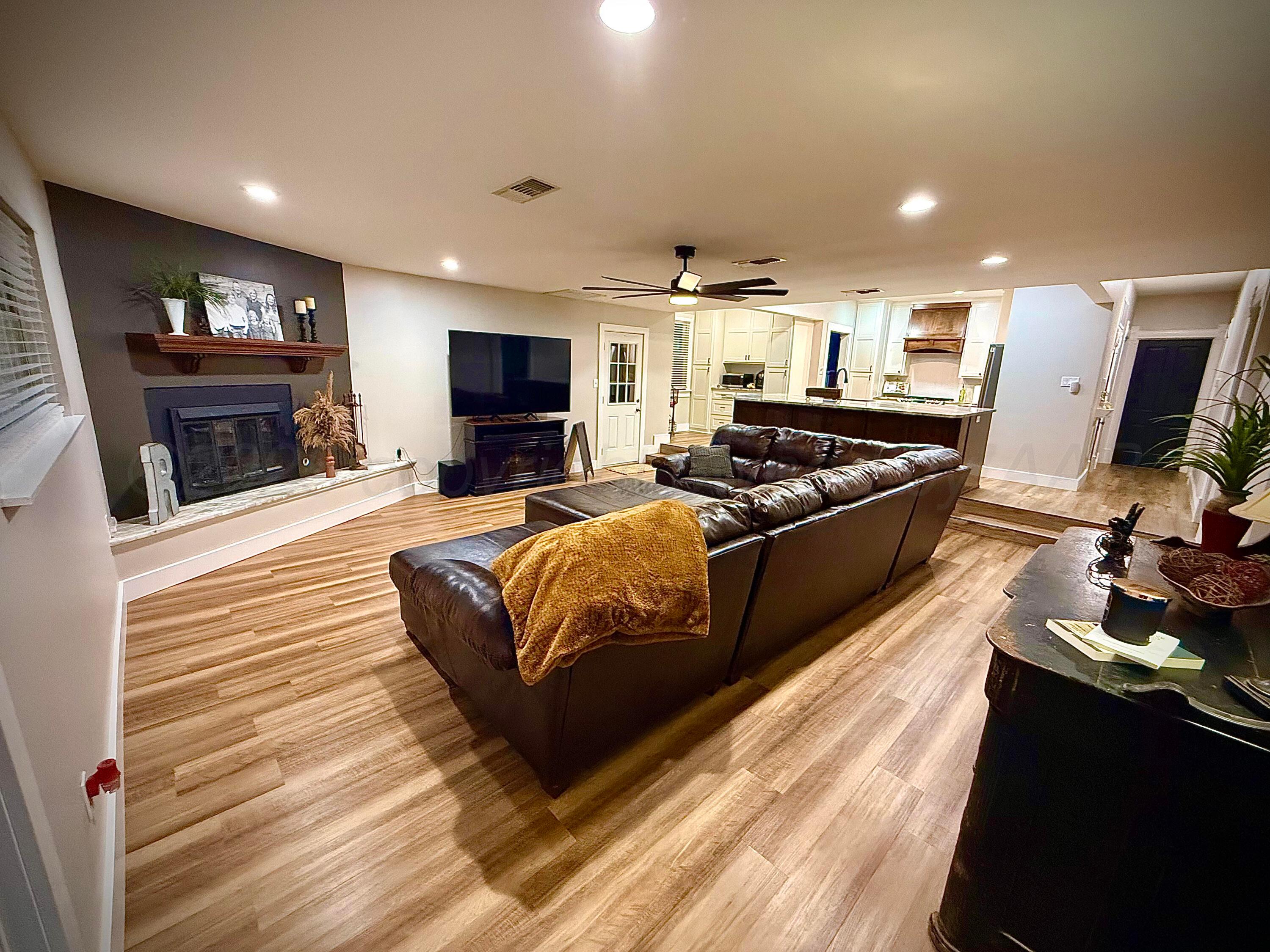 409 Franklin Avenue Property Photo 41