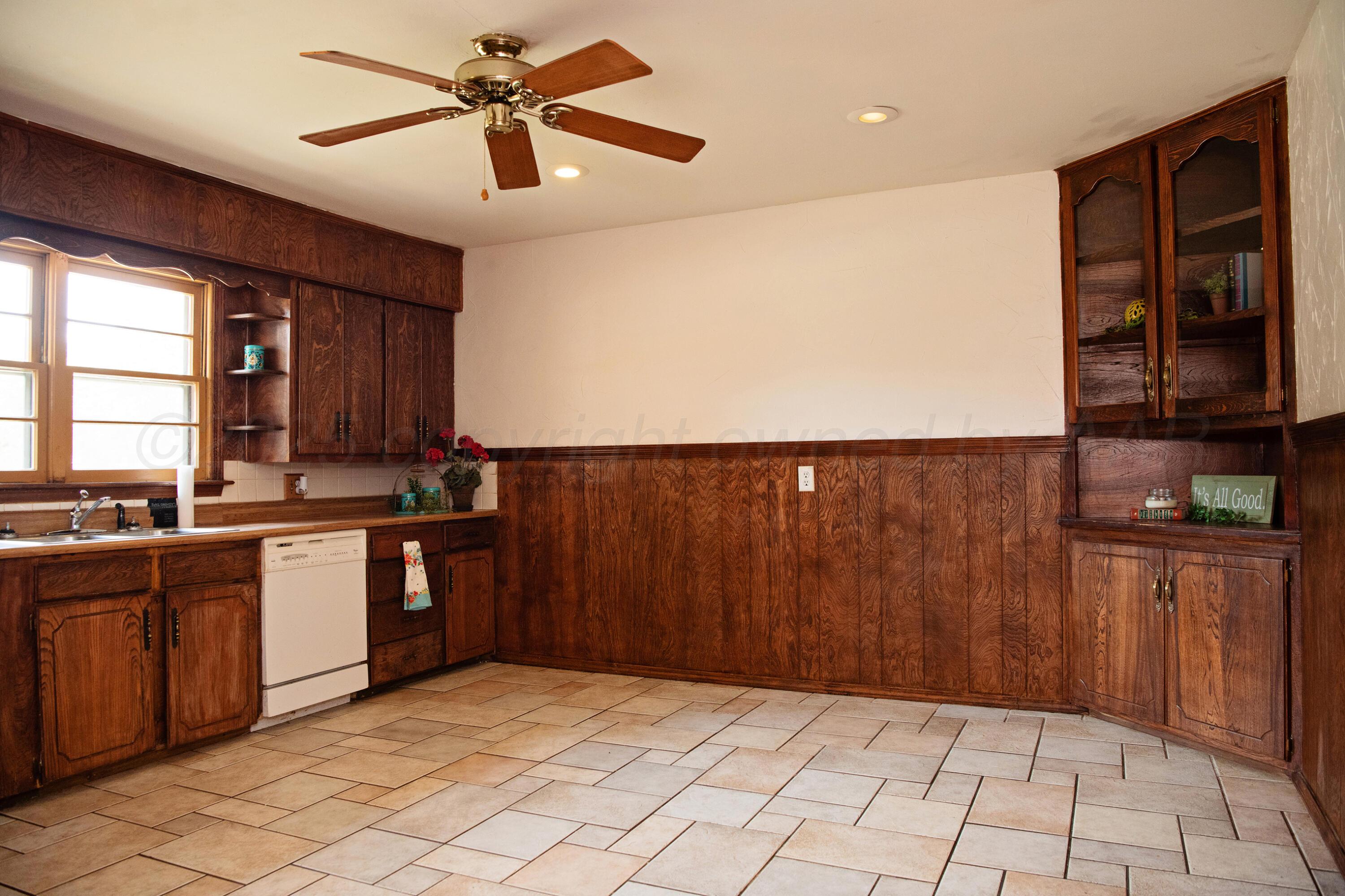 106 Beach Street Property Photo 8