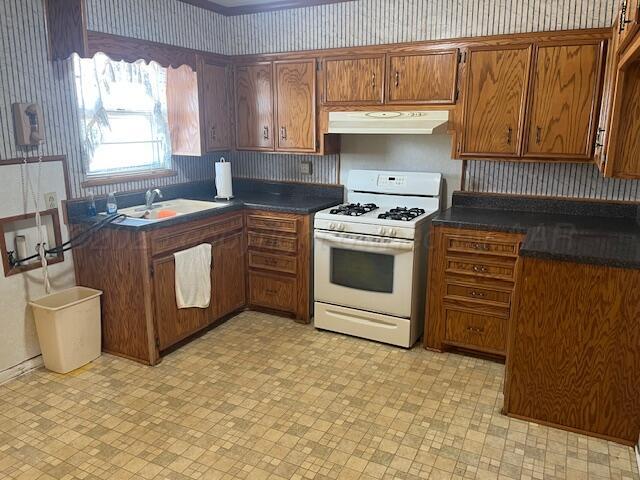 3811 Lakeview Road Property Photo 4