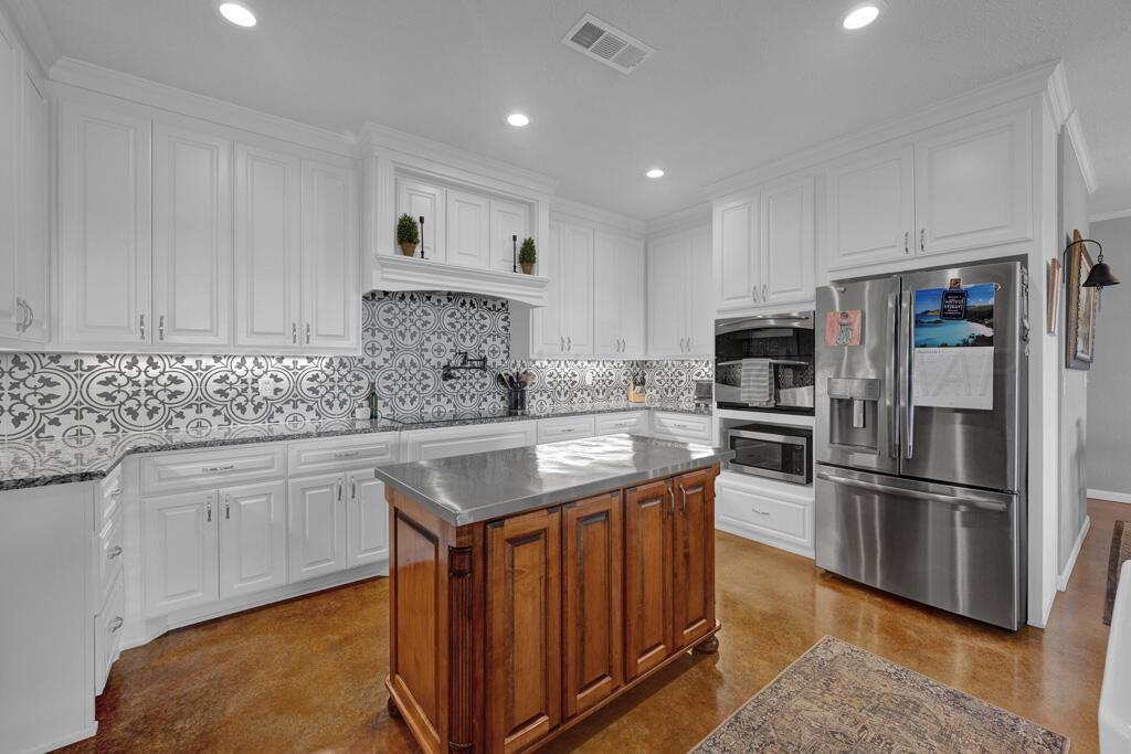 5355 Fm809 Property Photo 8