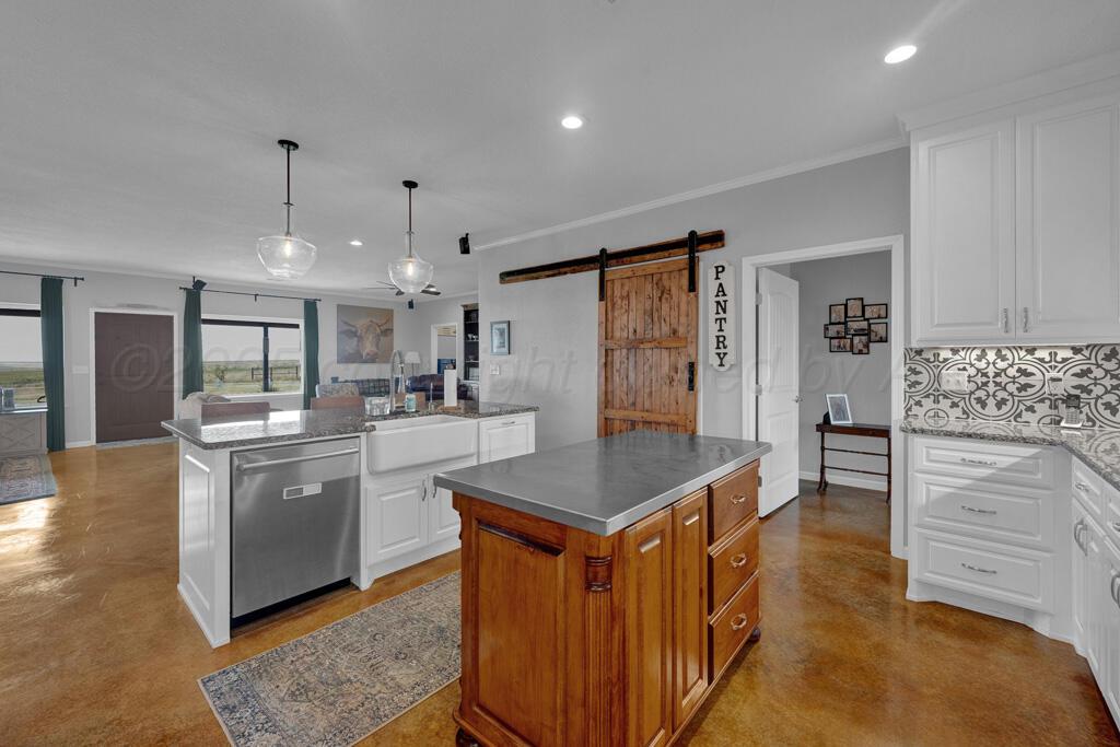 5355 Fm809 Property Photo 9