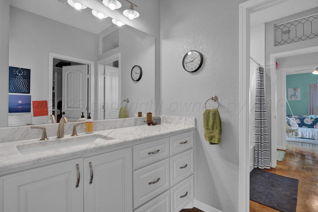 5355 Fm809 Property Photo 28