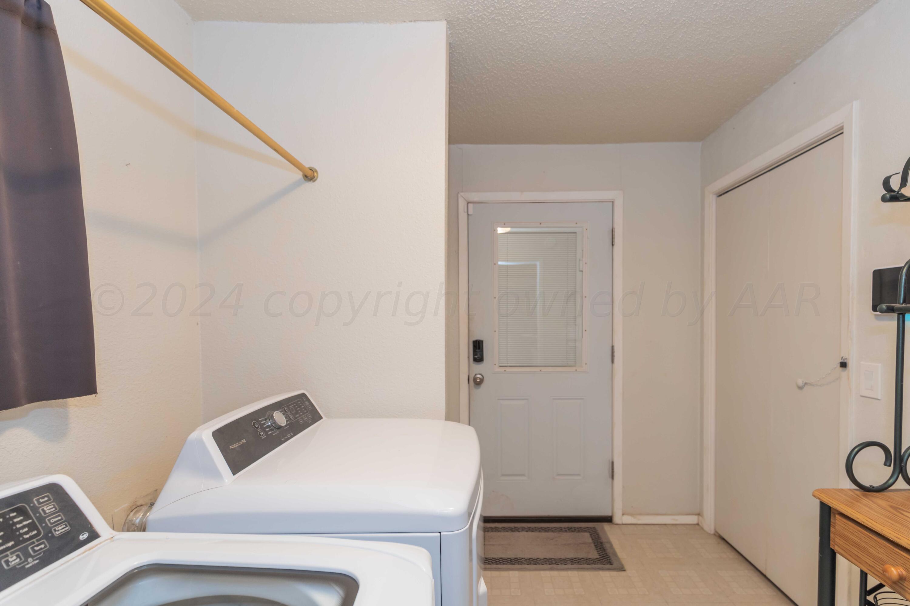 118 W Valencia Drive Property Photo 46
