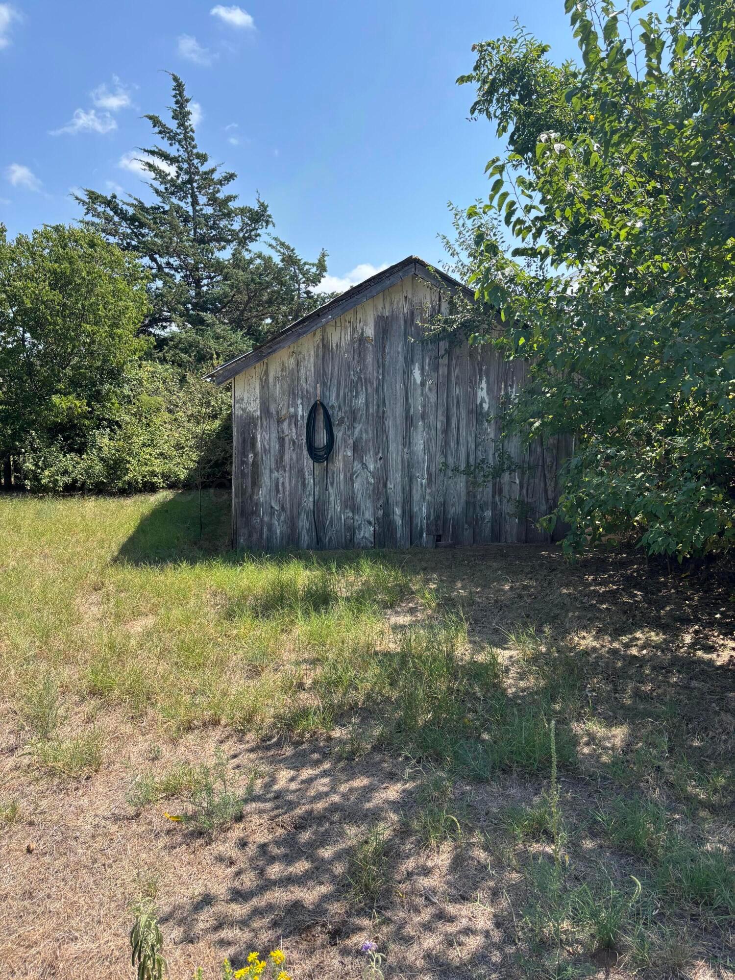 607 Clarendon Street Property Photo 10