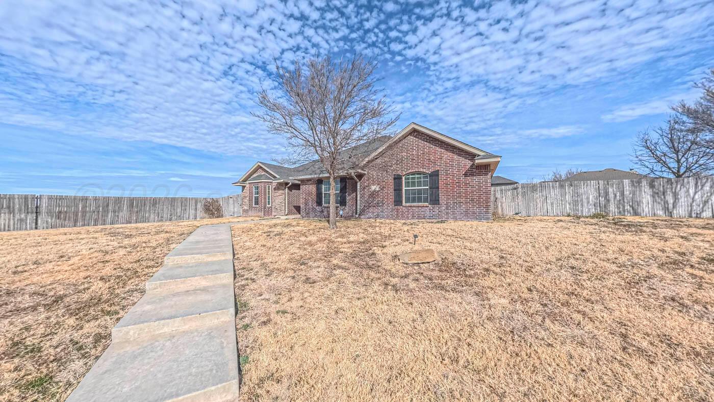 8010 Manor Haven Court Property Photo 2