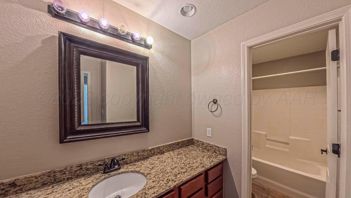 8010 Manor Haven Court Property Photo 12