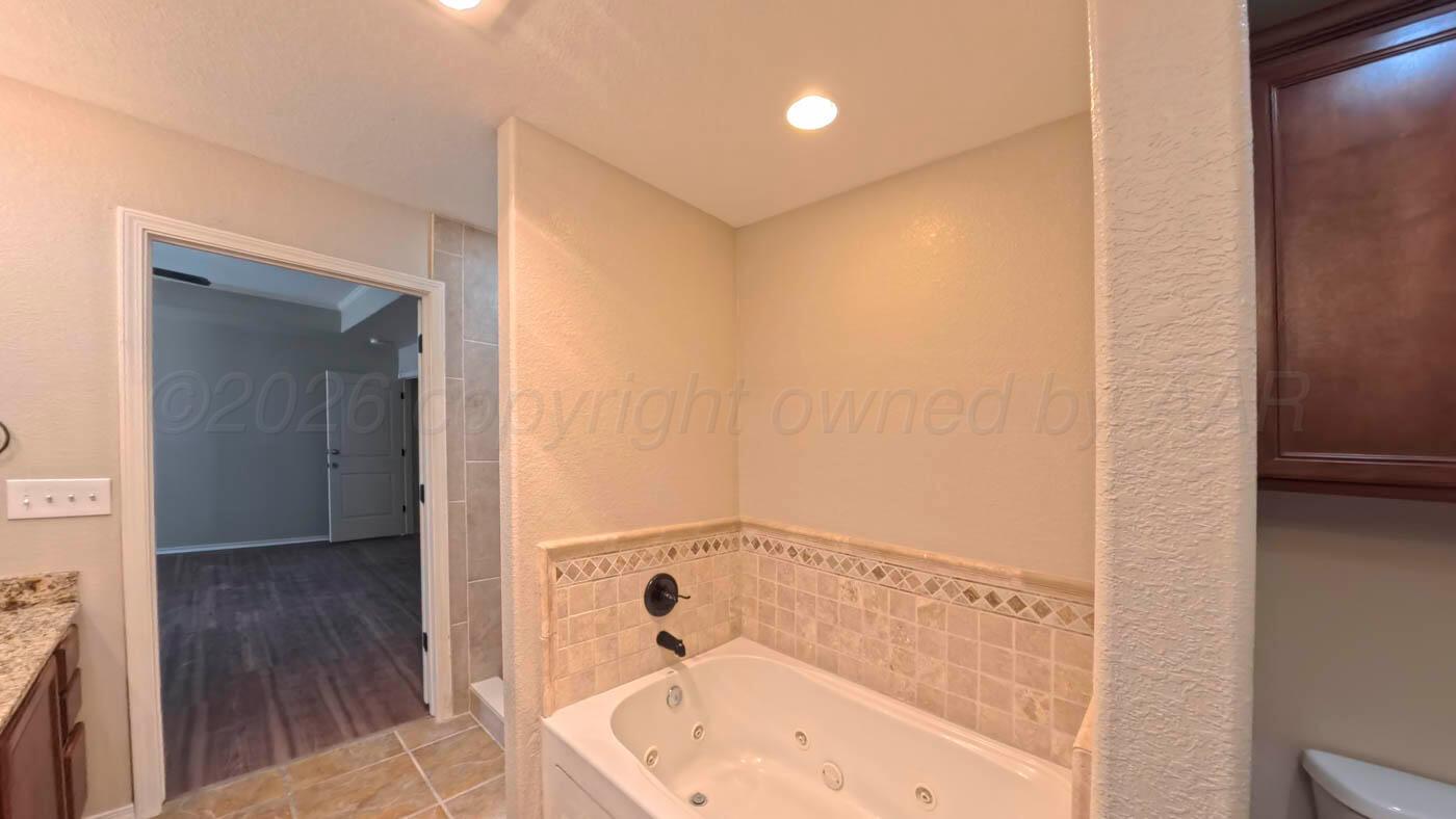 8010 Manor Haven Court Property Photo 18