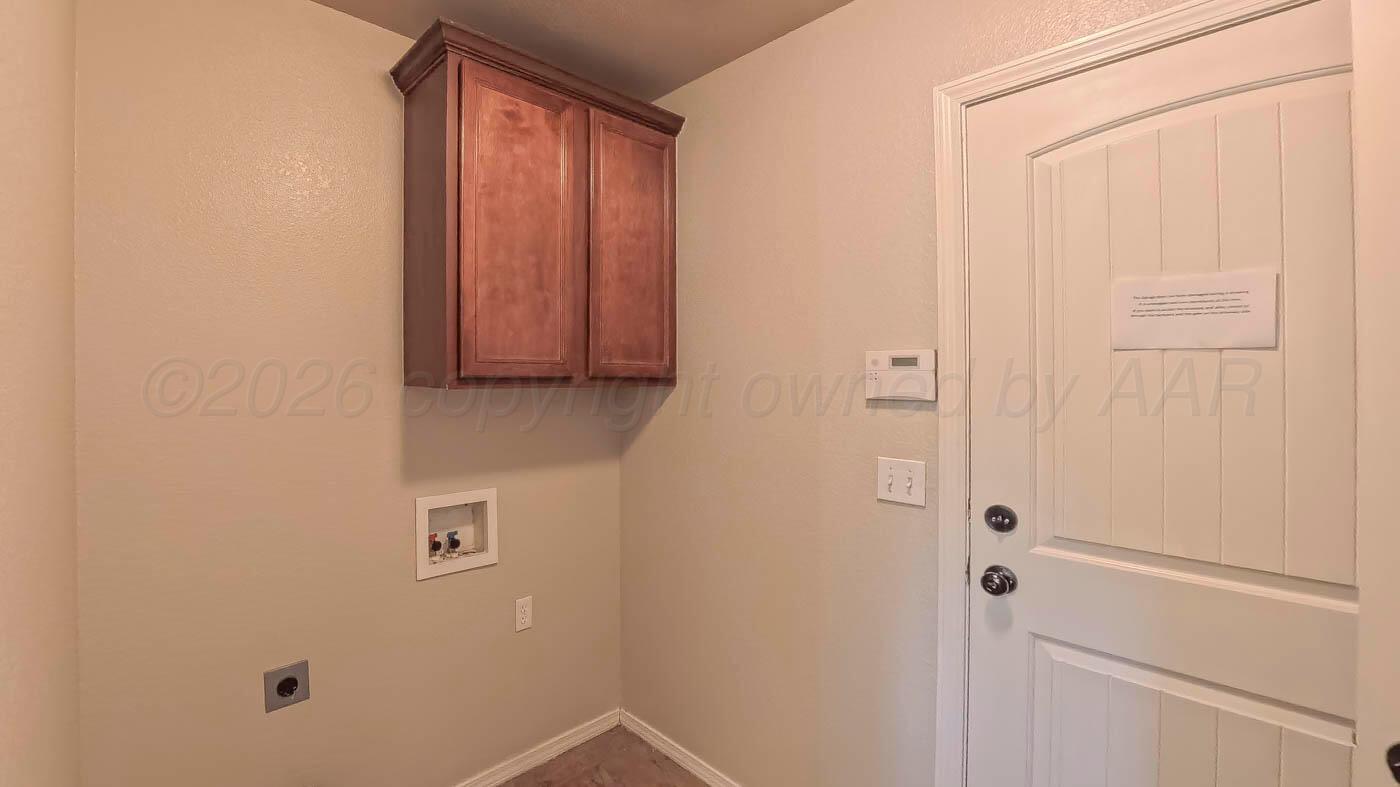 8010 Manor Haven Court Property Photo 27