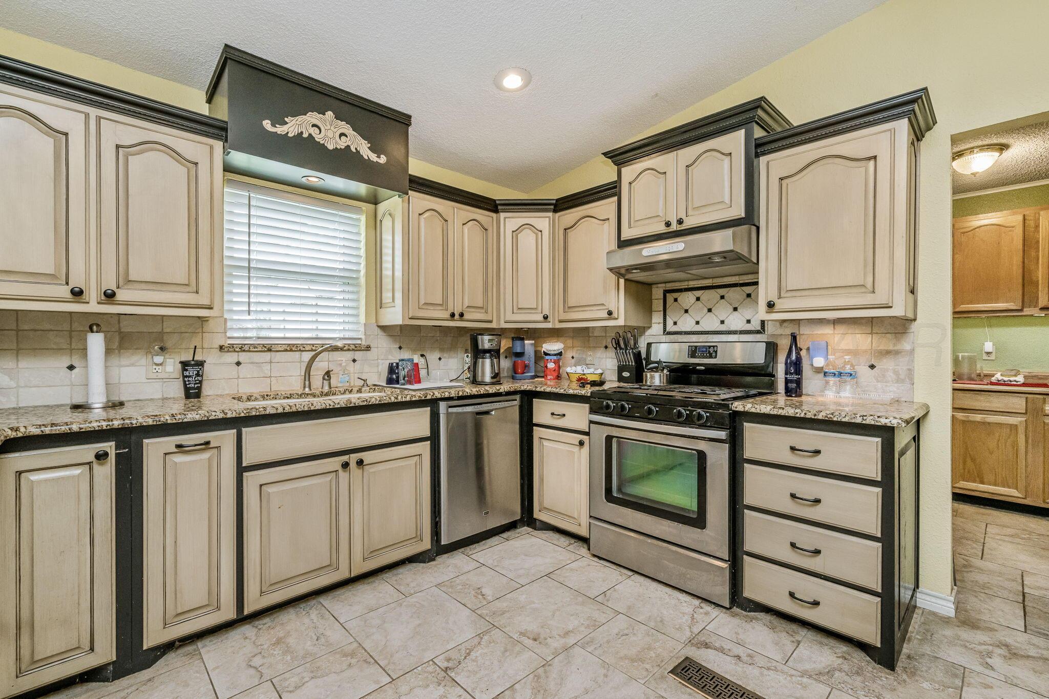 1330 Lions Street Property Photo 6