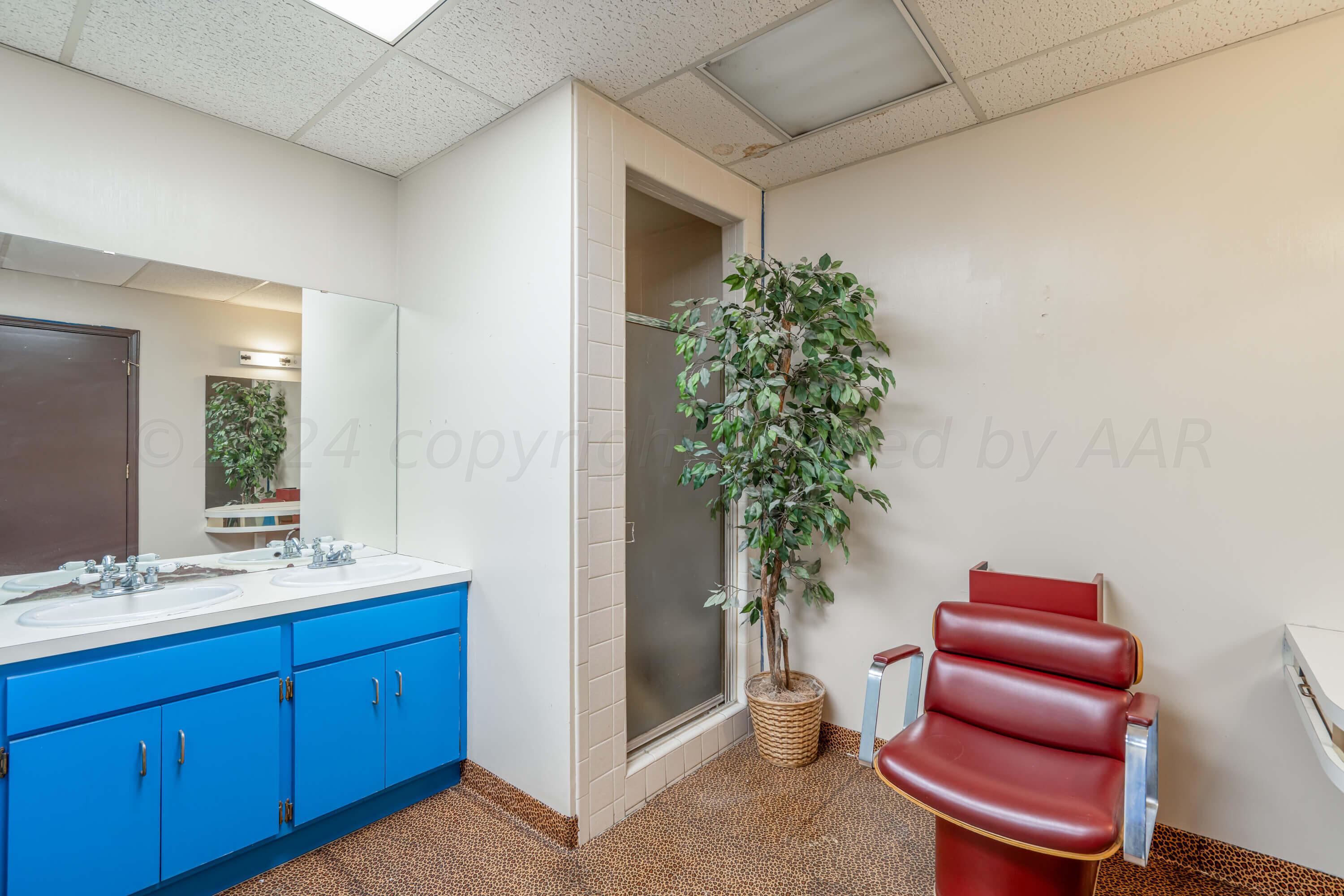 701 S Cedar Street Property Photo 22