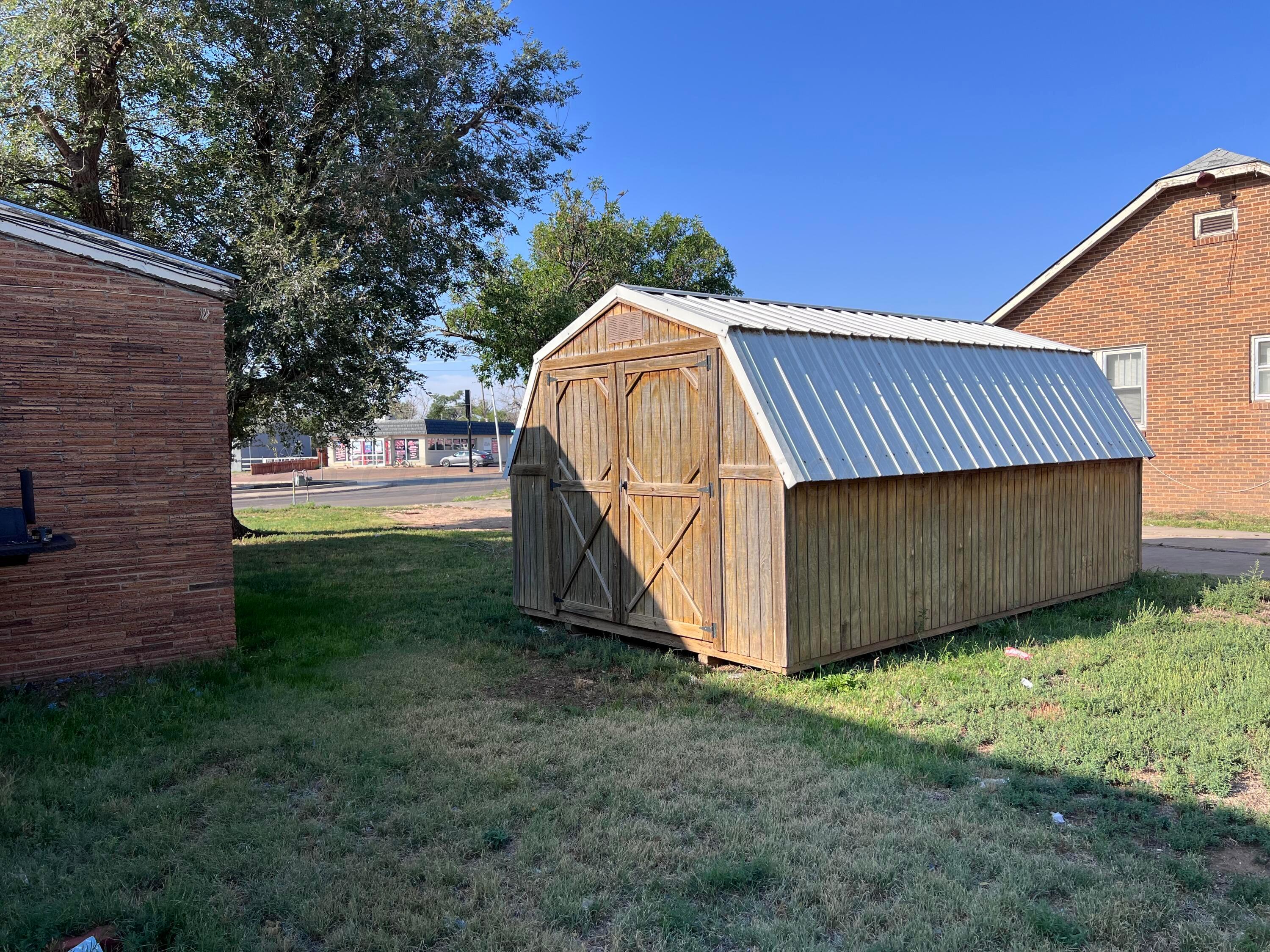 101 Ave B Property Photo 7