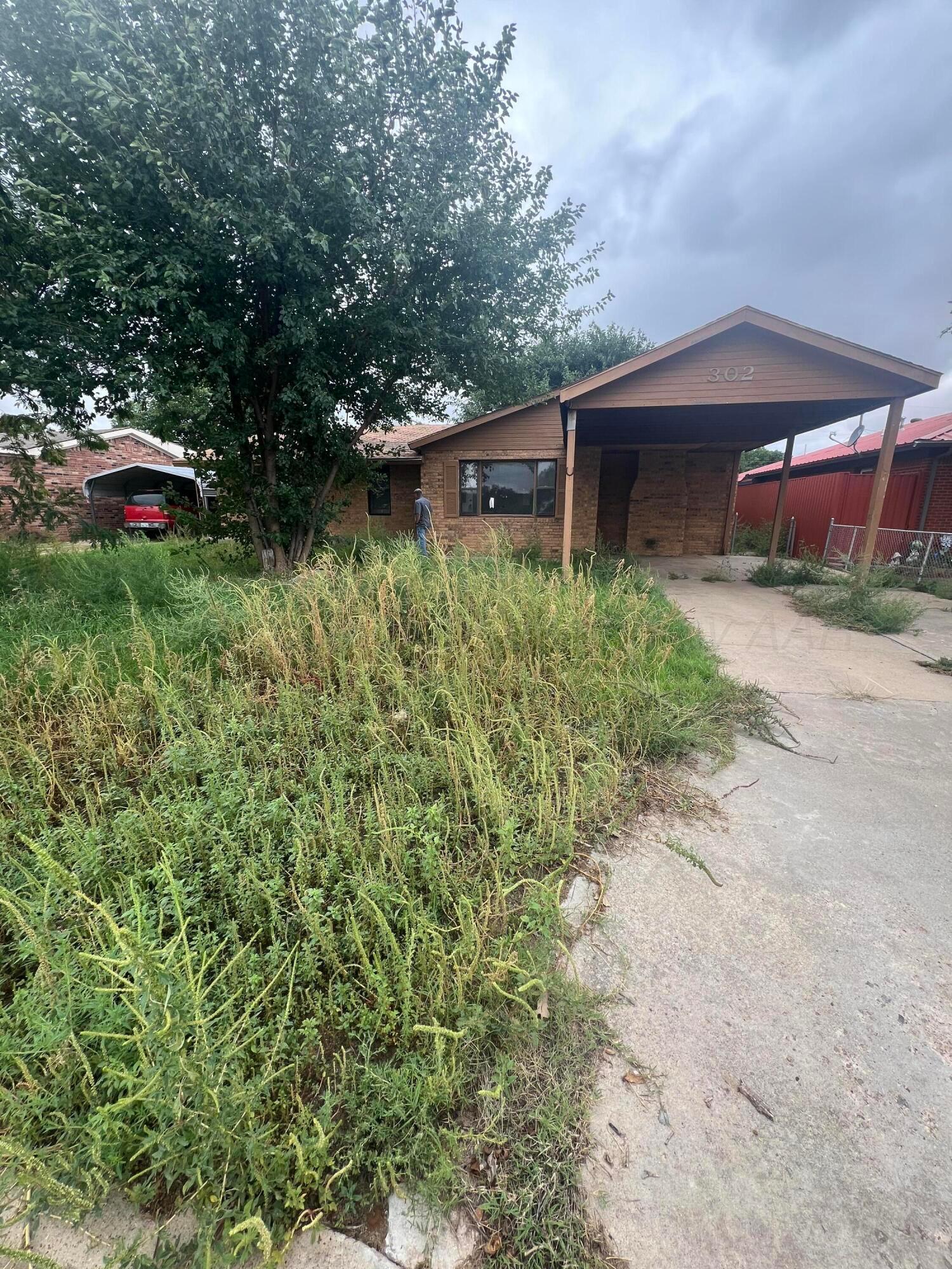 302 S Robey Avenue Property Photo 4