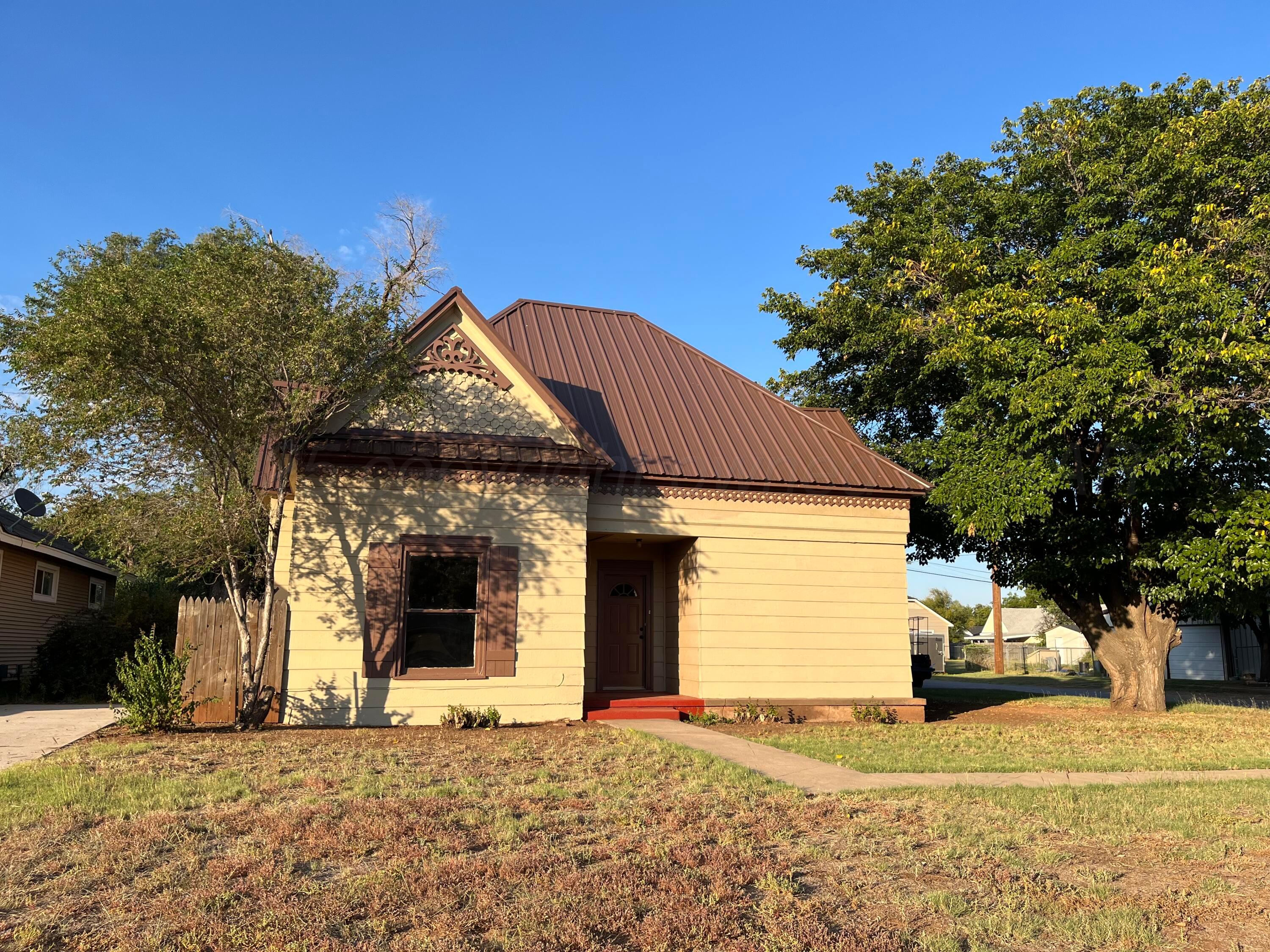 500 Nw Ave C Nw Property Photo 1