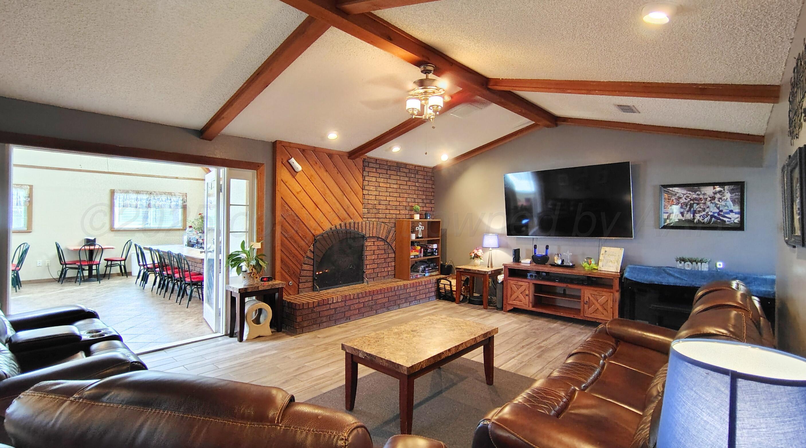 406 Bradley Lane Property Photo 4
