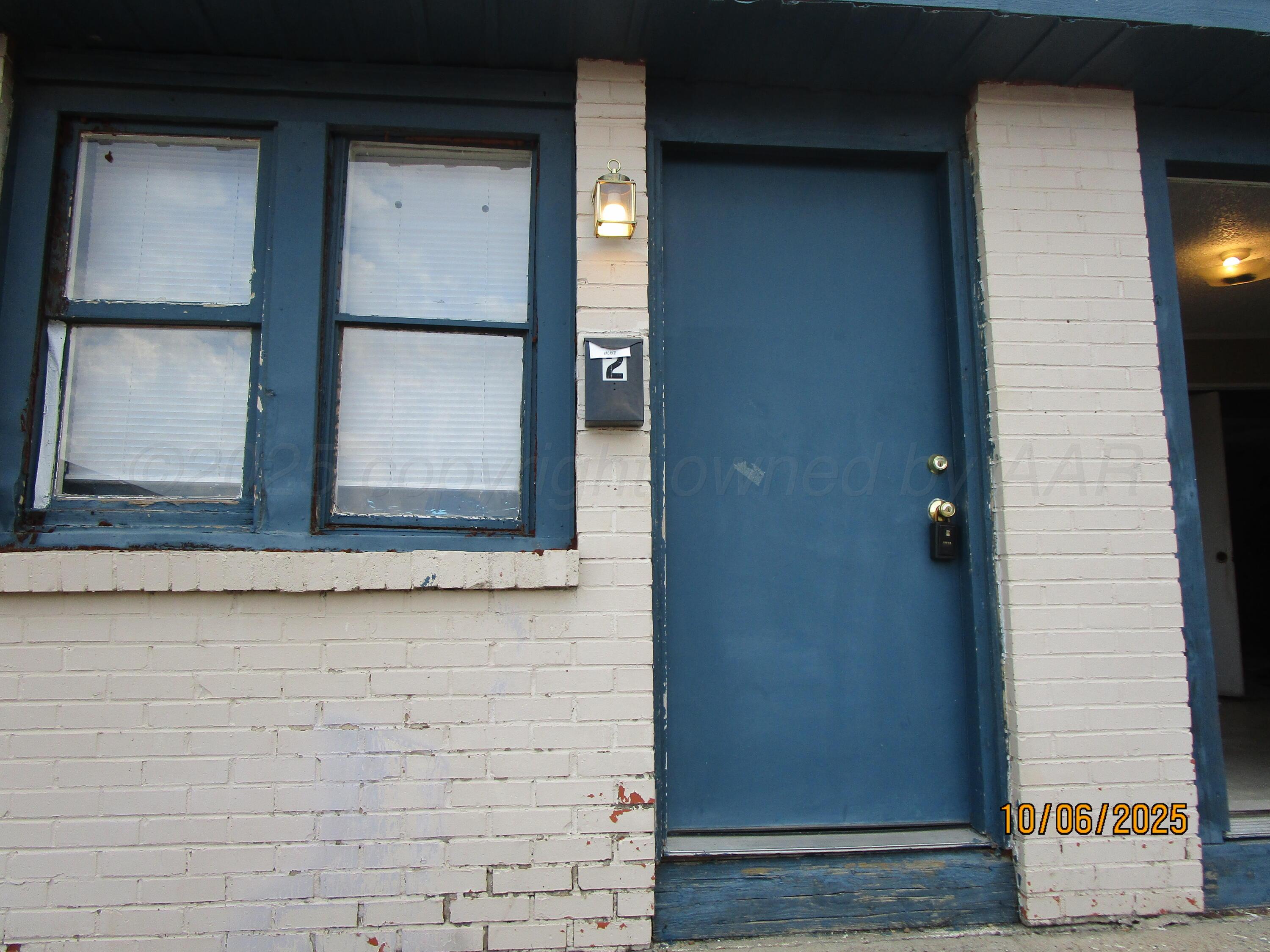 607 W Wilson, 2 Property Photo 1