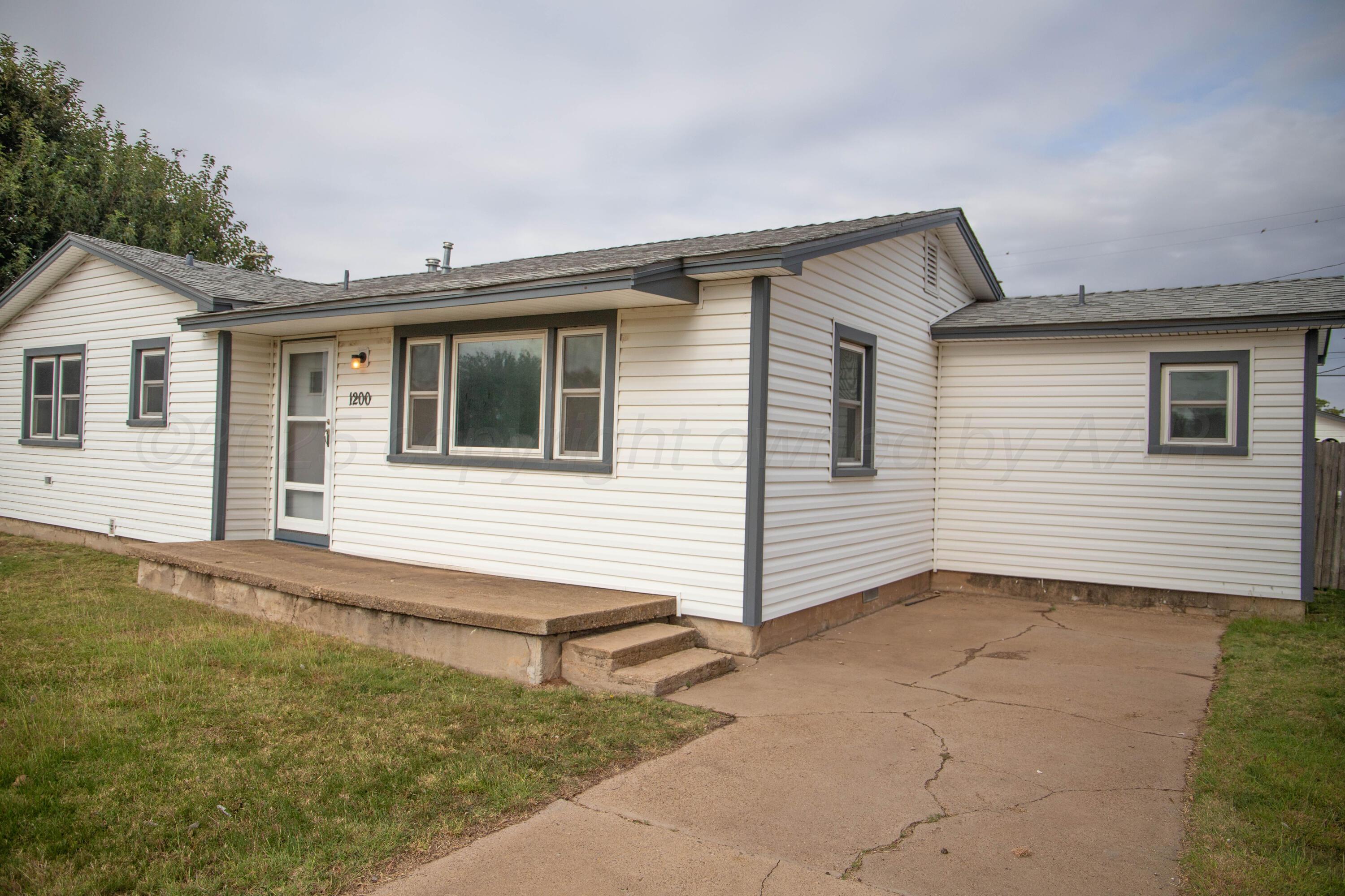 1200 Park Avenue Property Photo 1