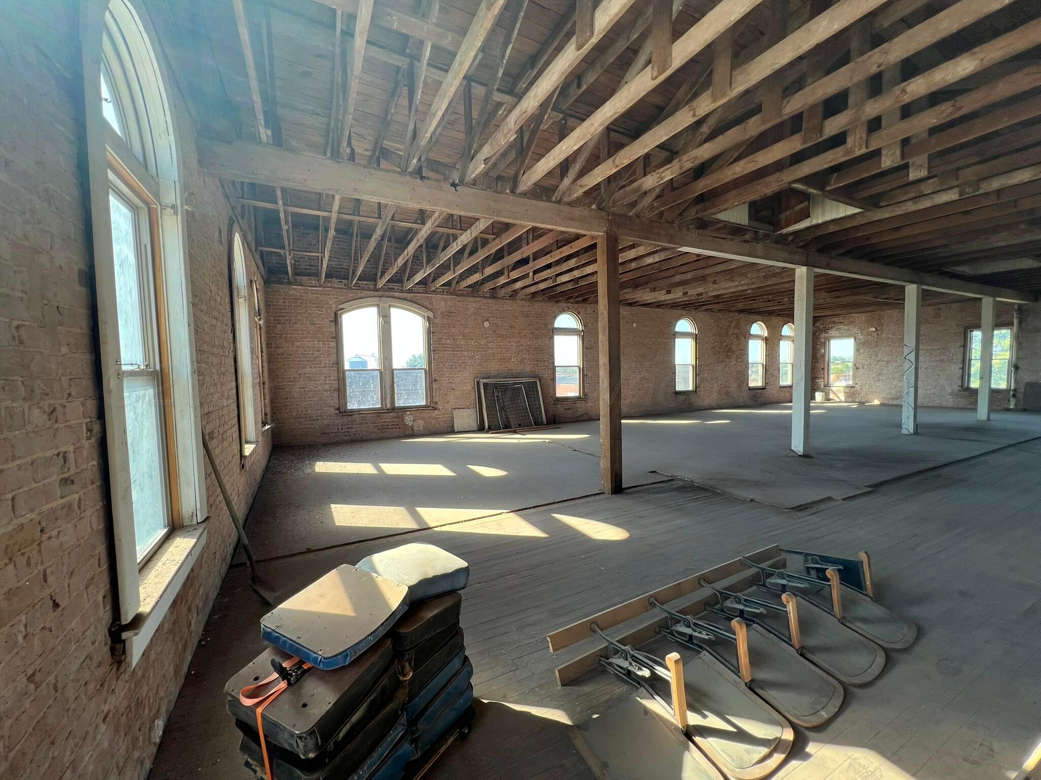 101 N Main St Property Photo 12