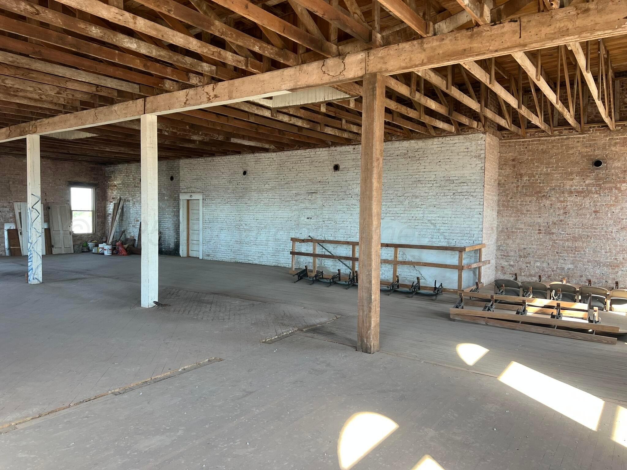 101 N Main St Property Photo 14
