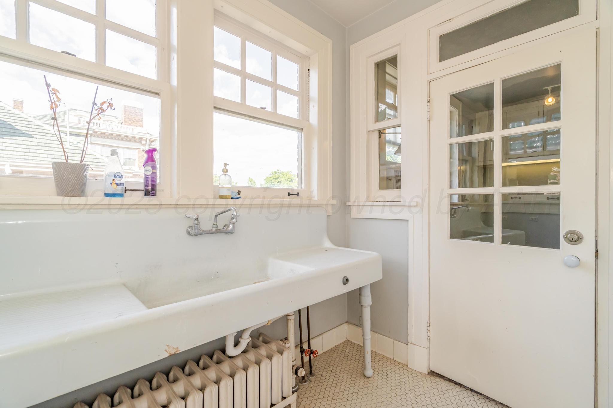 1608 S Polk Street Property Photo 17