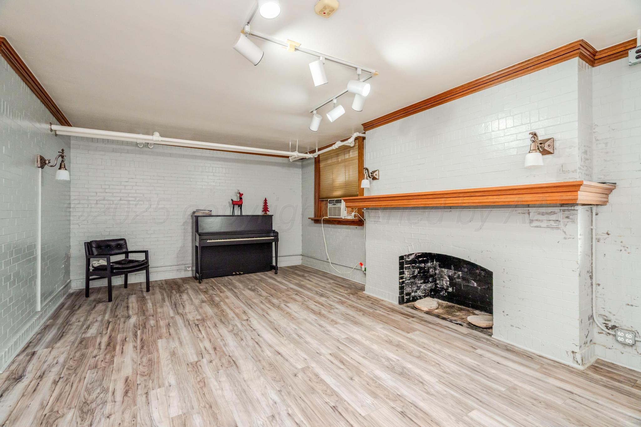 1608 S Polk Street Property Photo 30