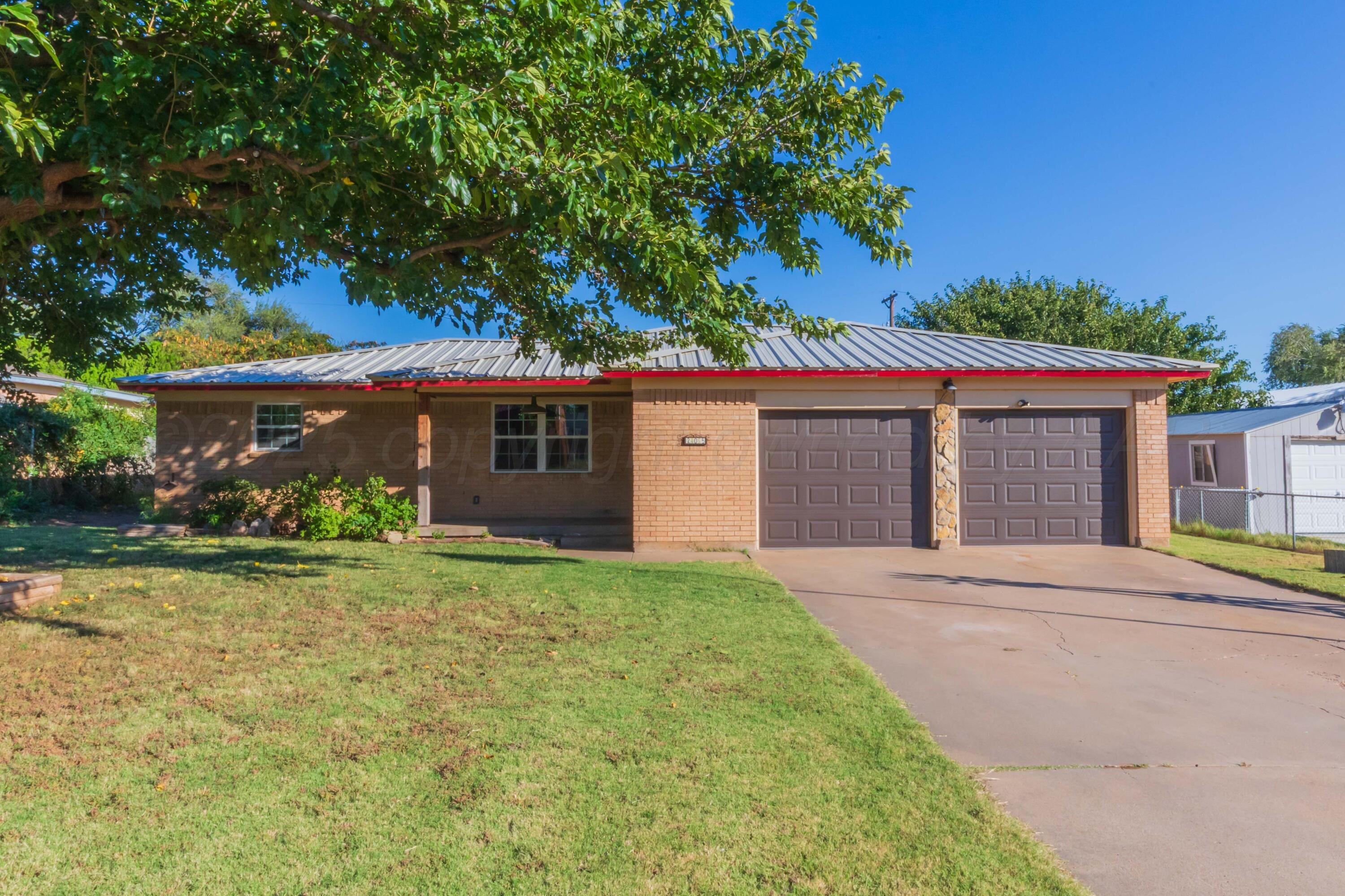 205 Sagebrush Avenue Property Photo 1