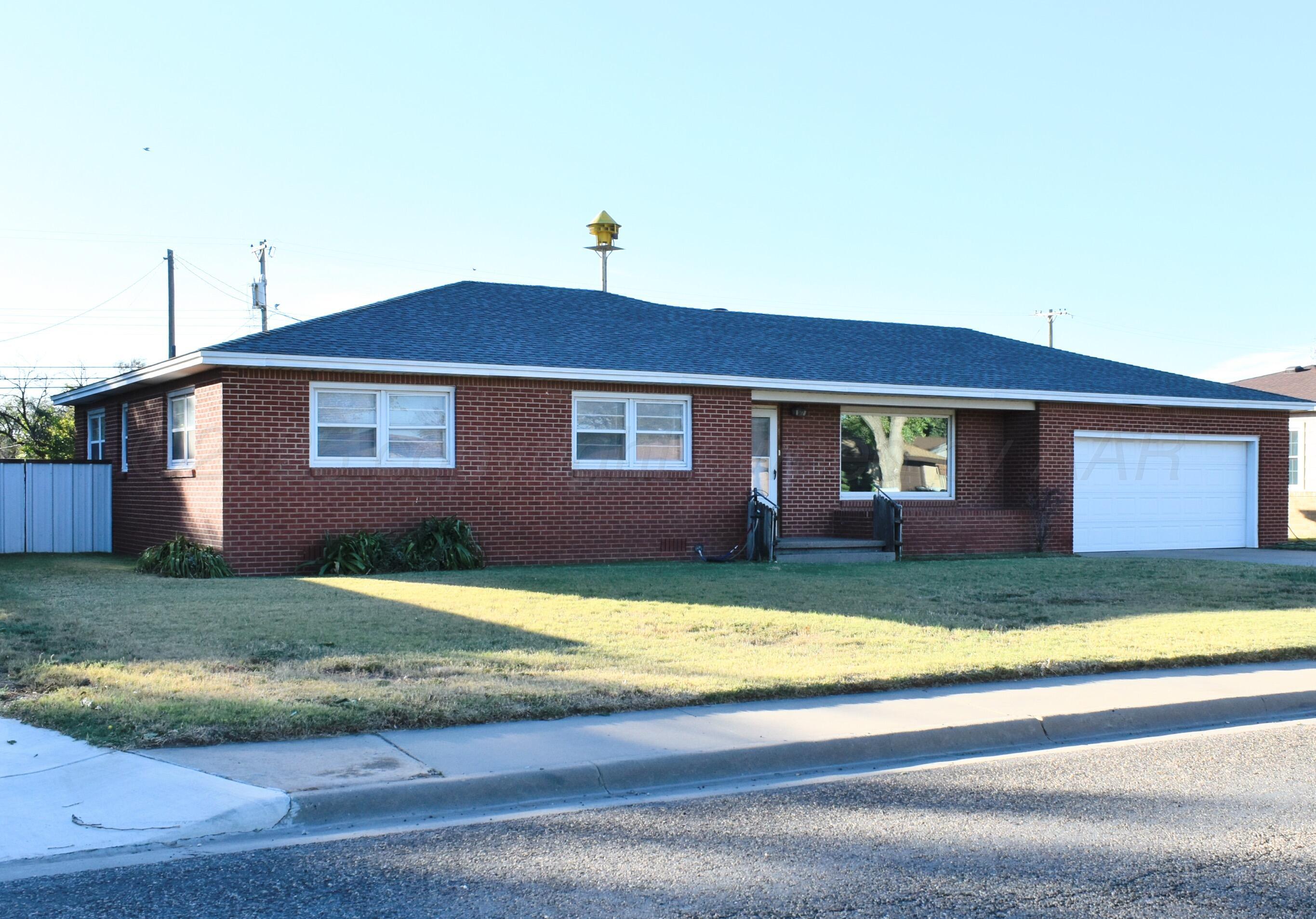 517 Ave J Property Photo 1