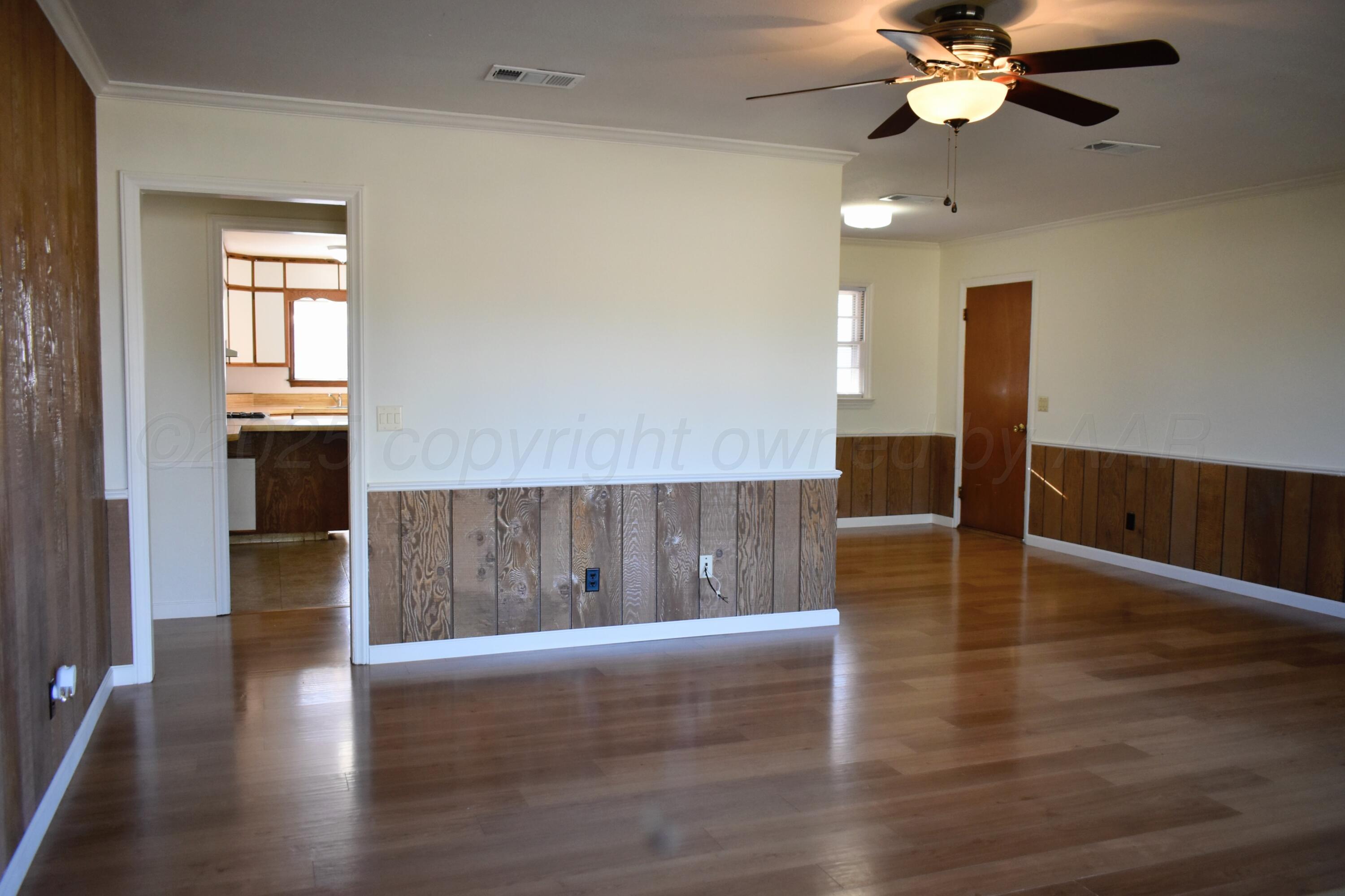 517 Ave J Property Photo 2