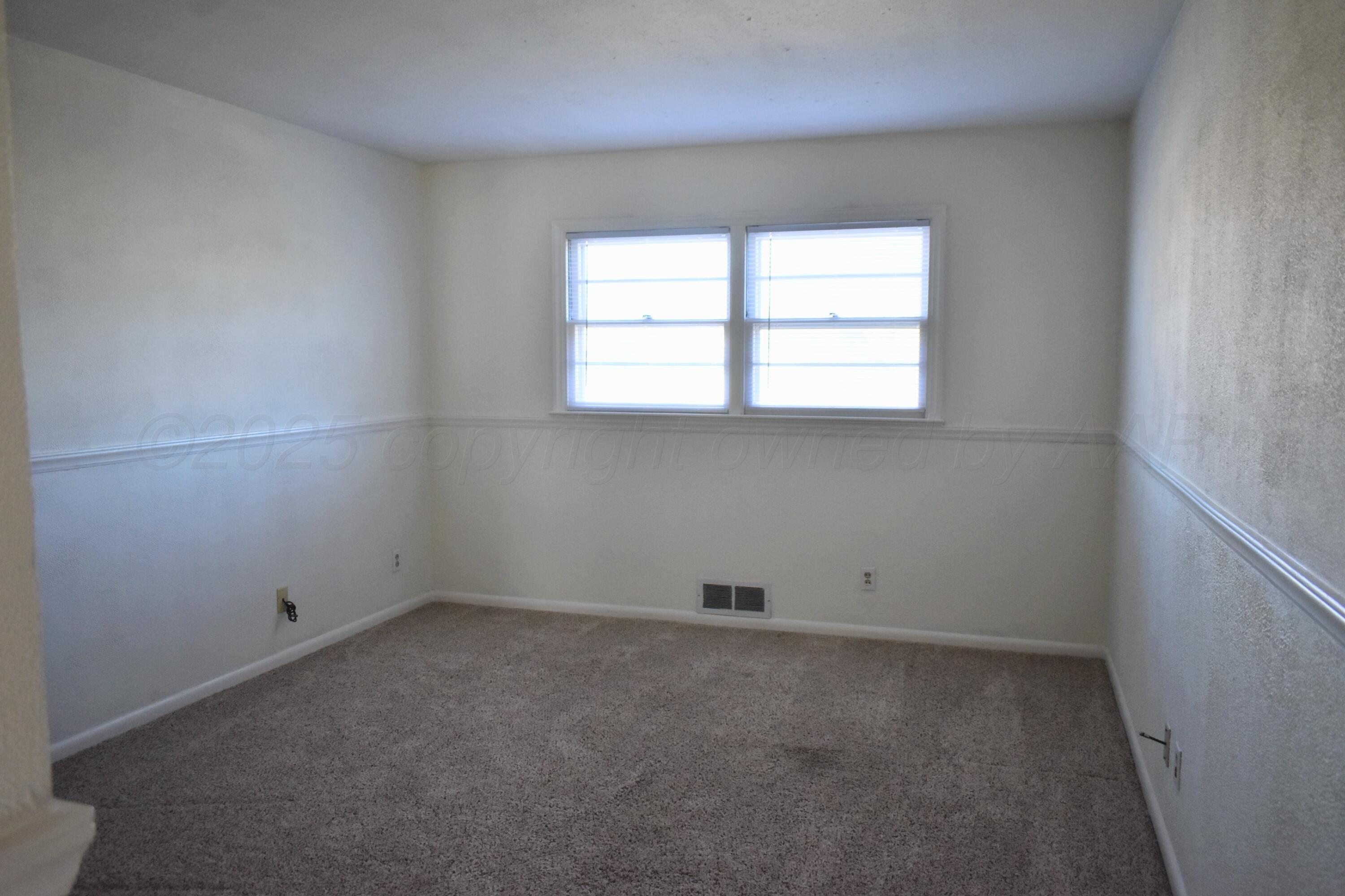 517 Ave J Property Photo 8