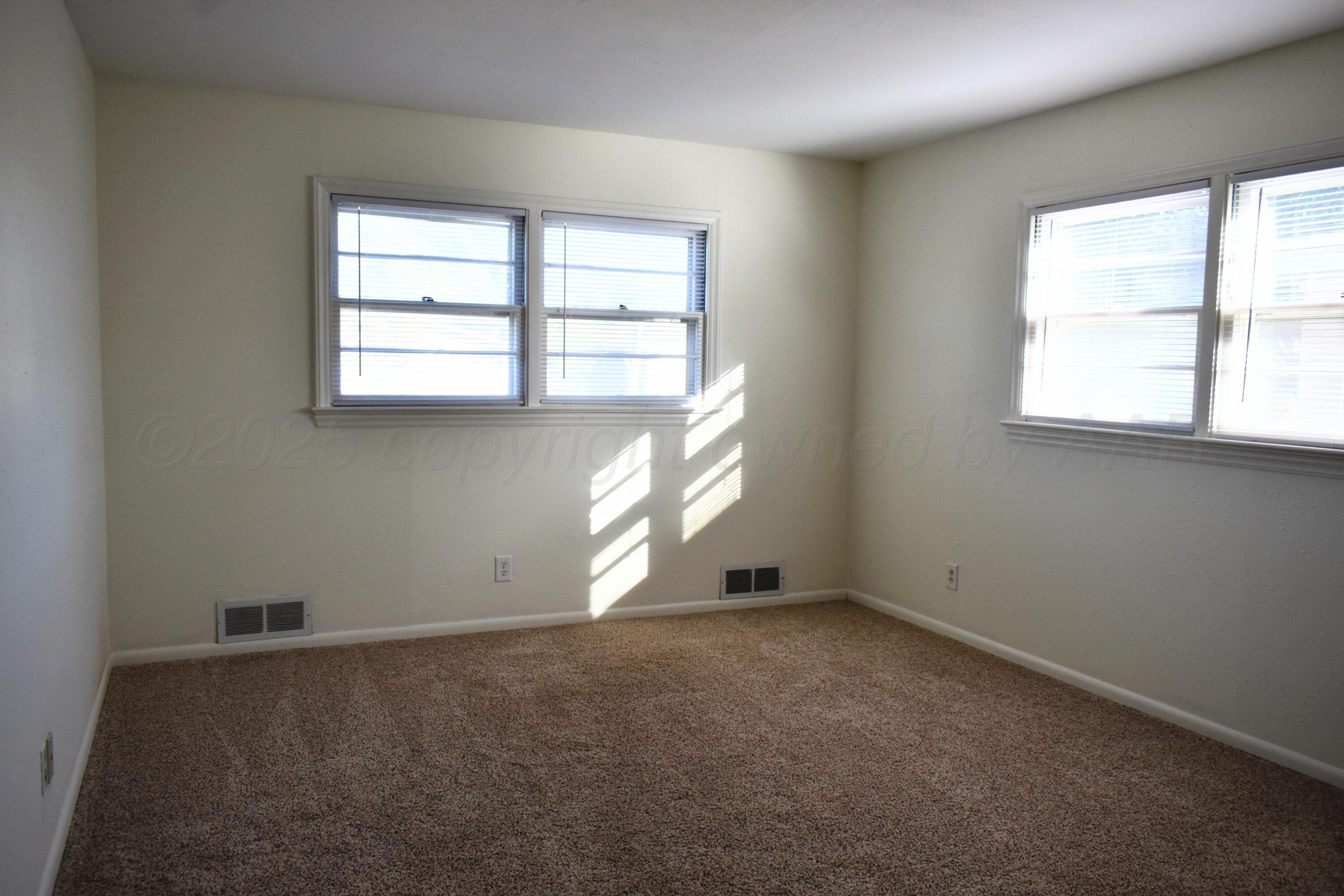 517 Ave J Property Photo 10