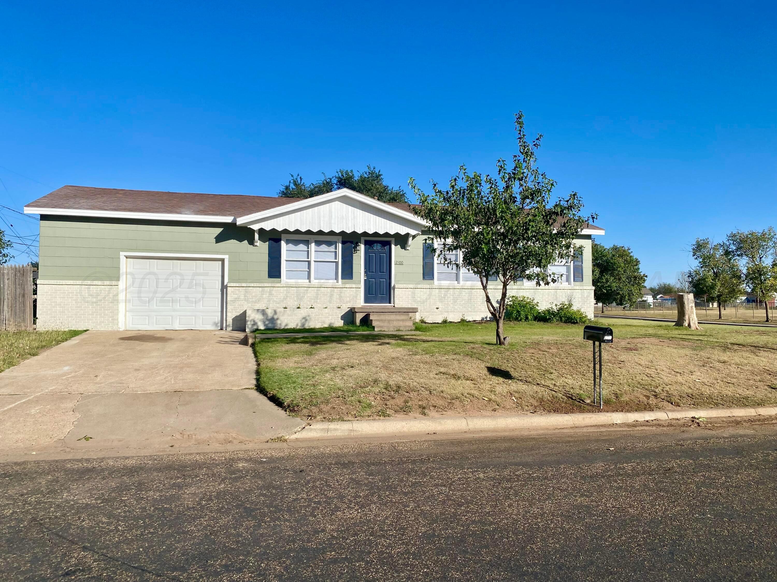 2100 N ROOSEVELT Street