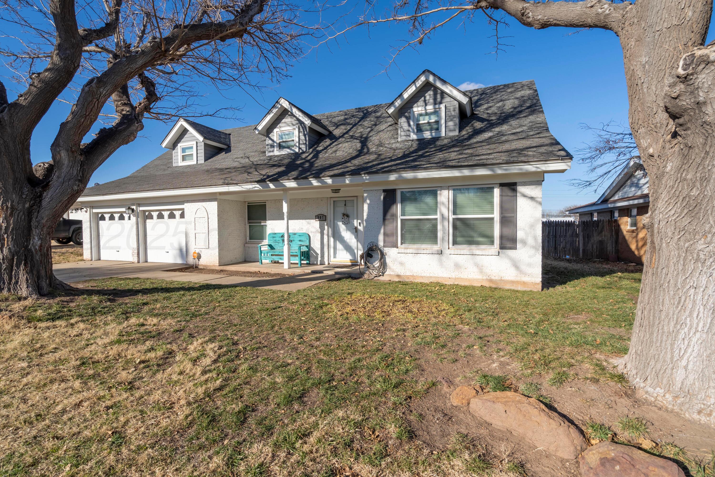 907 Evergreen Street Property Photo 1