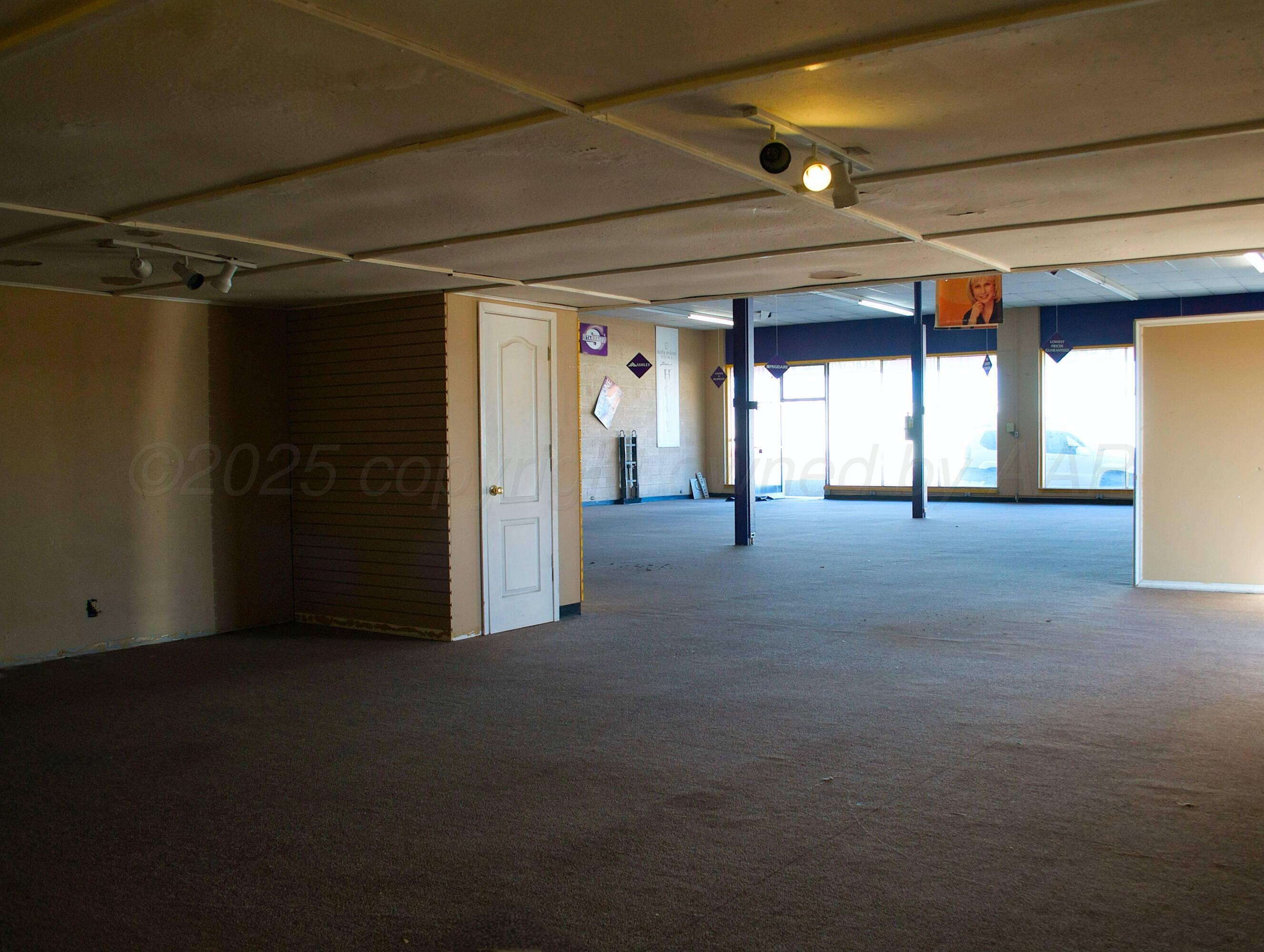 729 N Main Street Property Photo 7