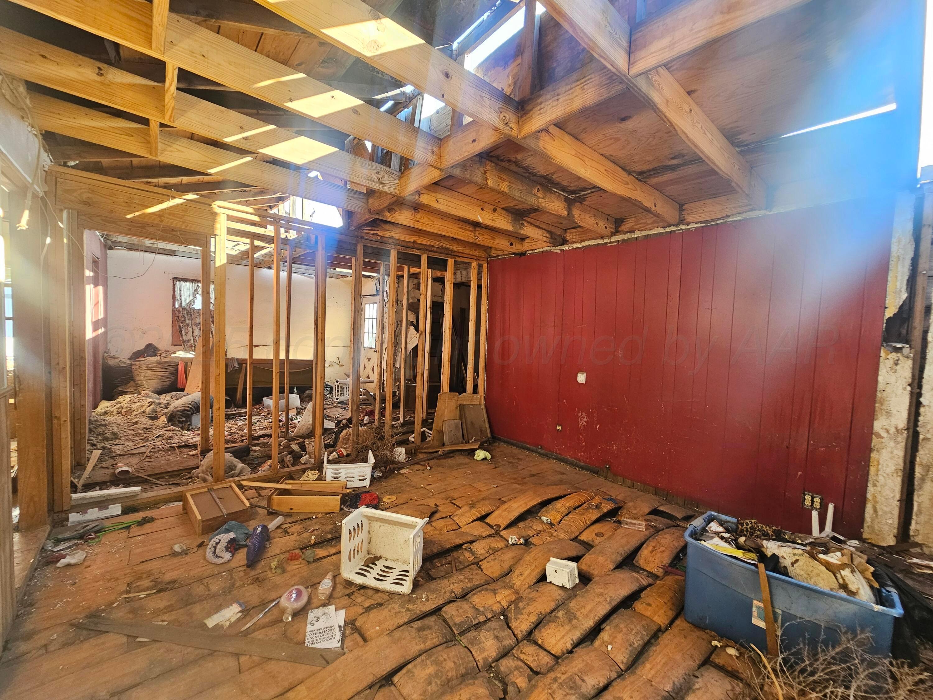 520 Gray Street Property Photo 3