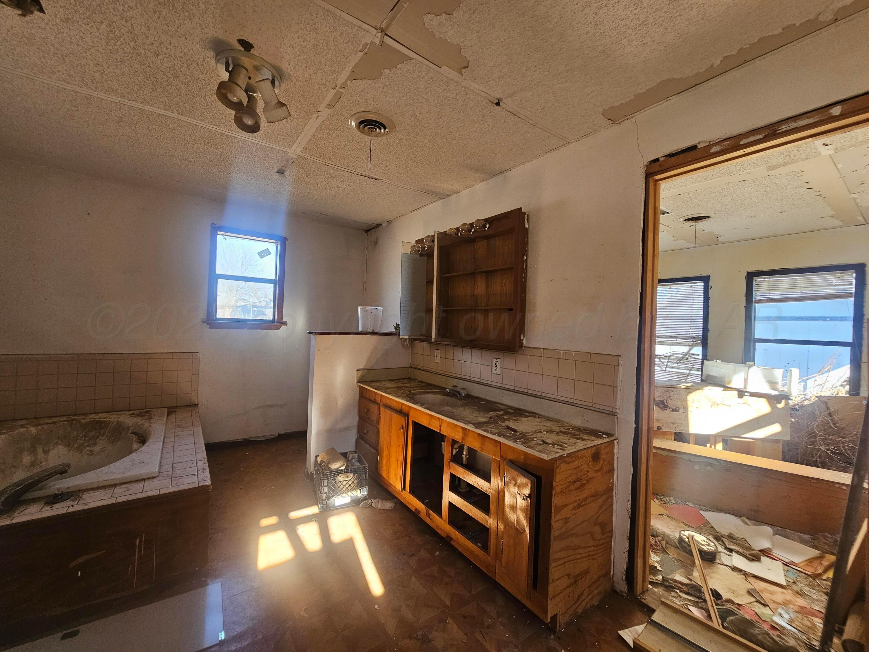 520 Gray Street Property Photo 5