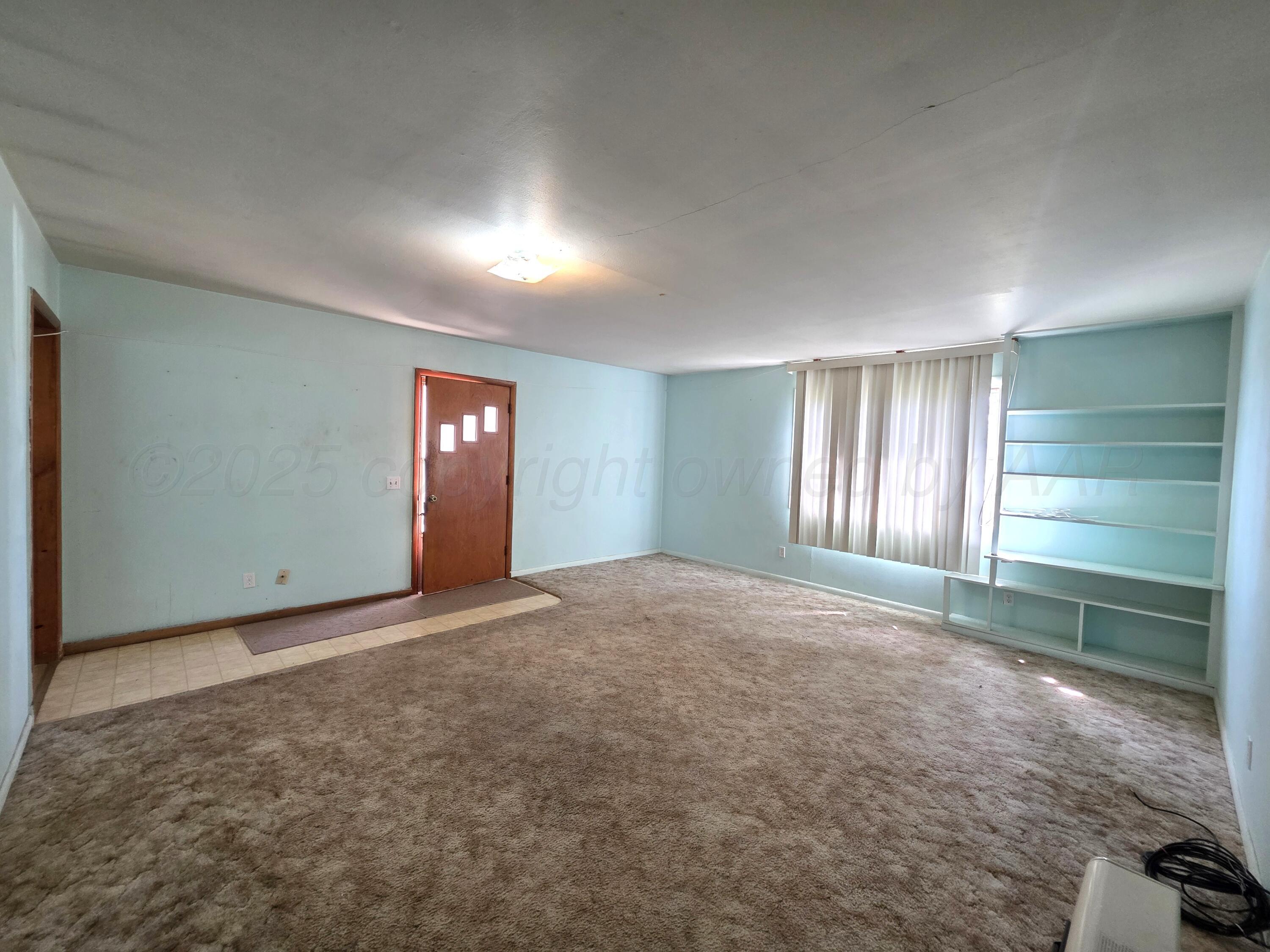 409 Heasley Street Property Photo 4