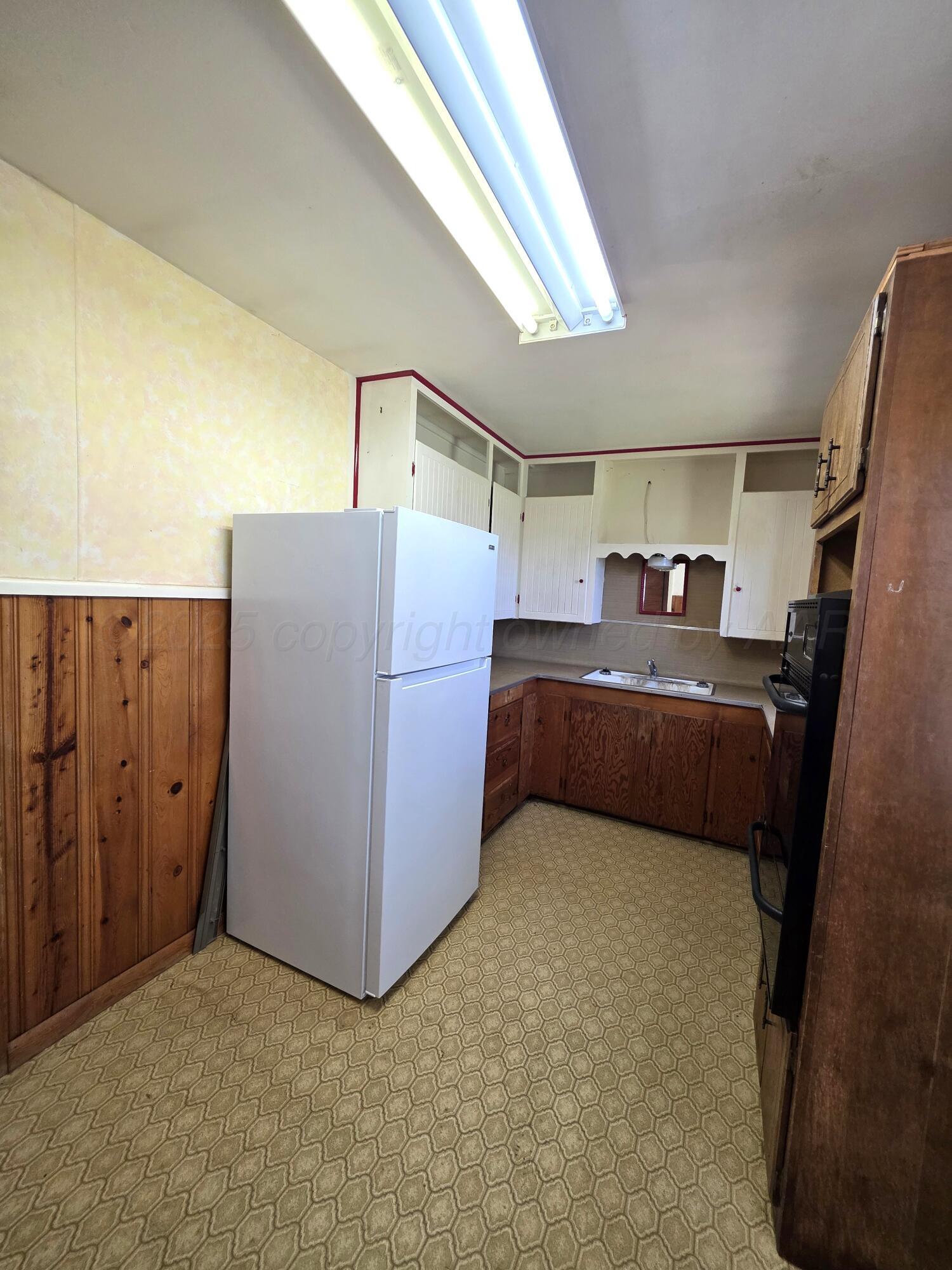 409 Heasley Street Property Photo 7