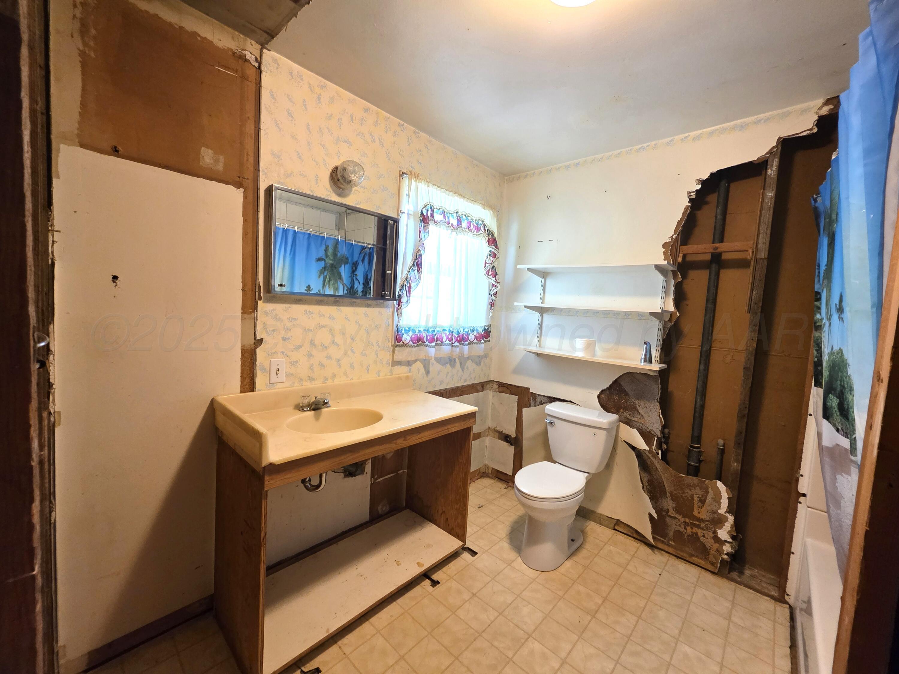 409 Heasley Street Property Photo 12