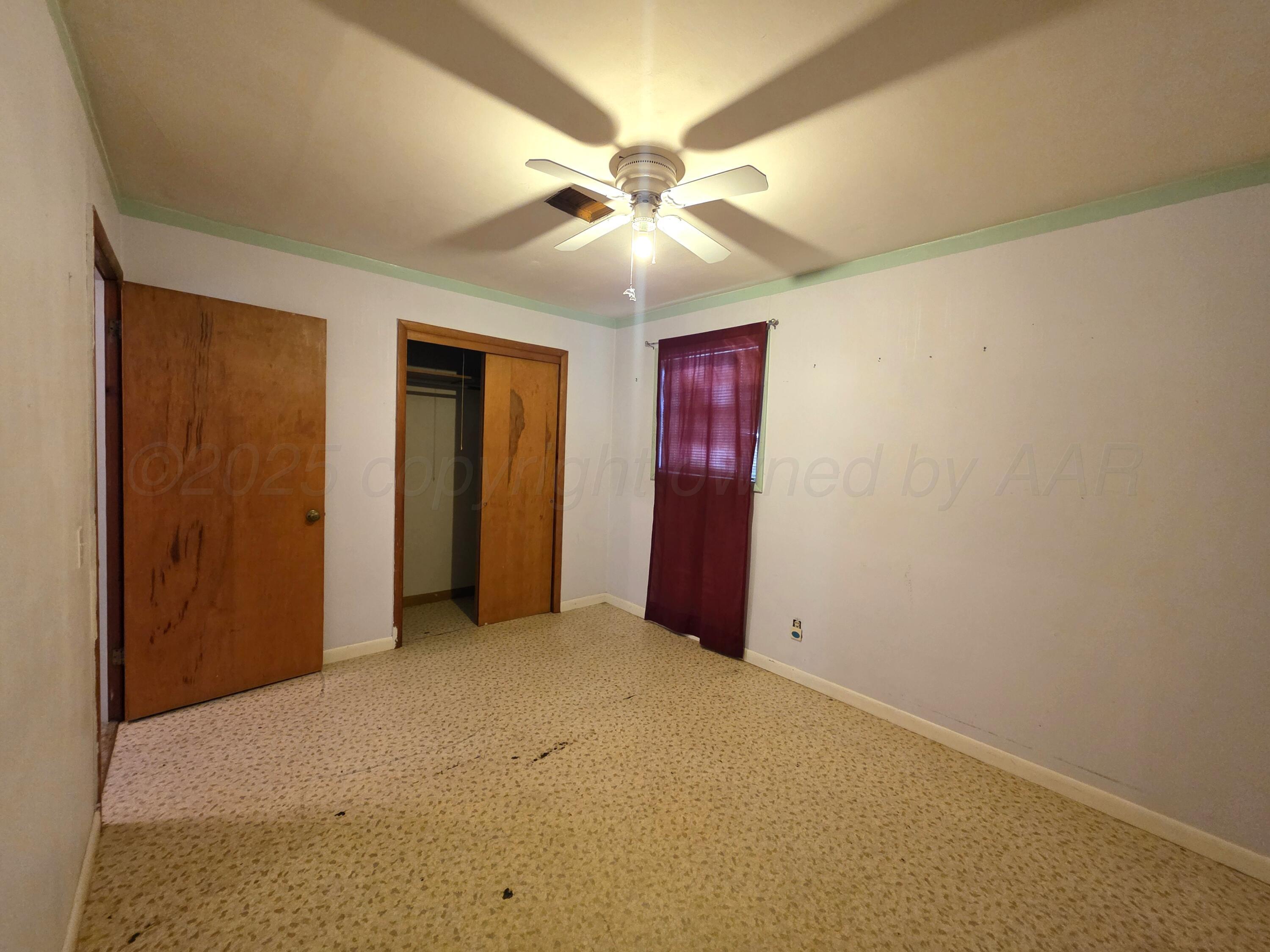 409 Heasley Street Property Photo 14
