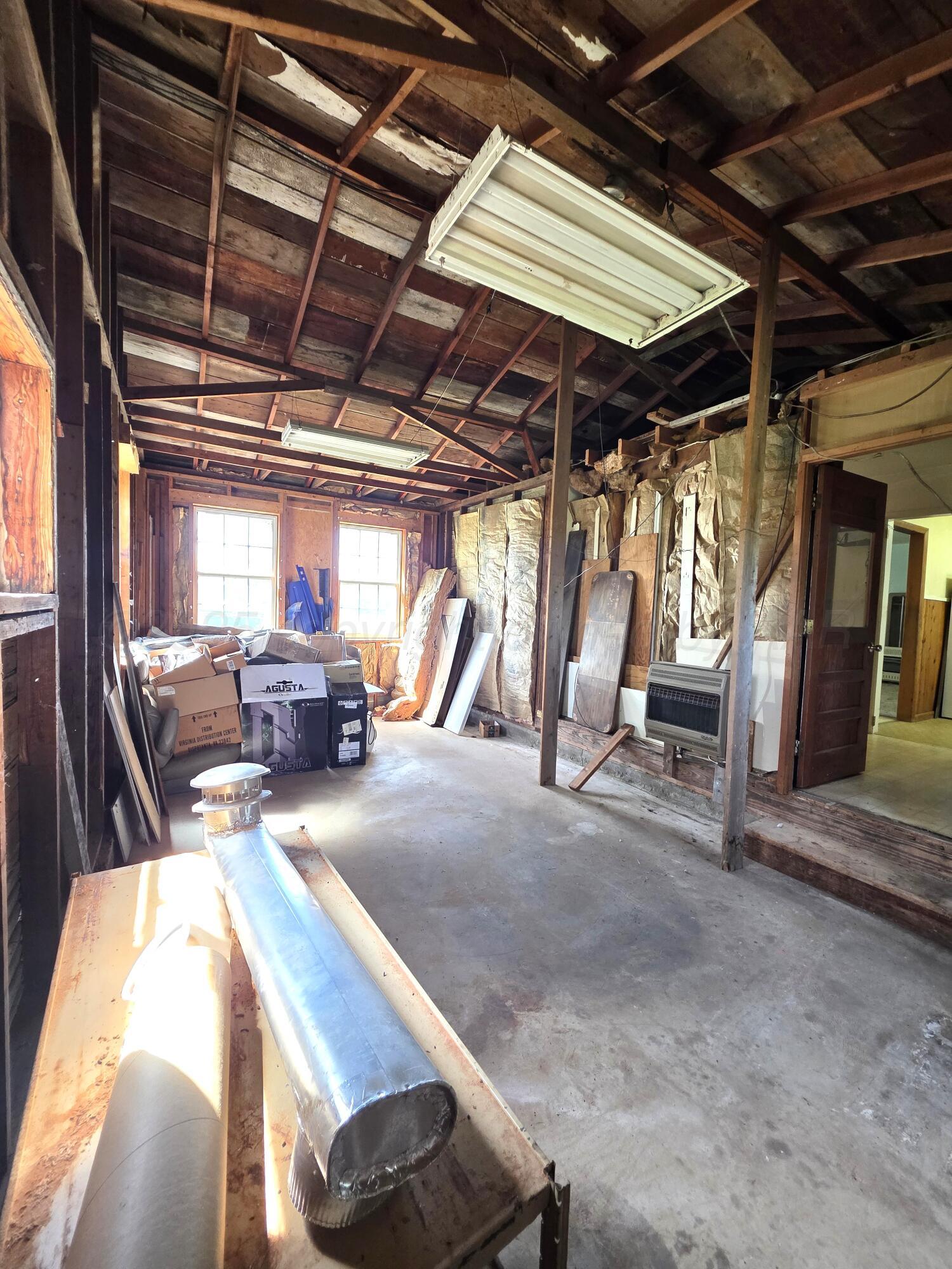 409 Heasley Street Property Photo 16