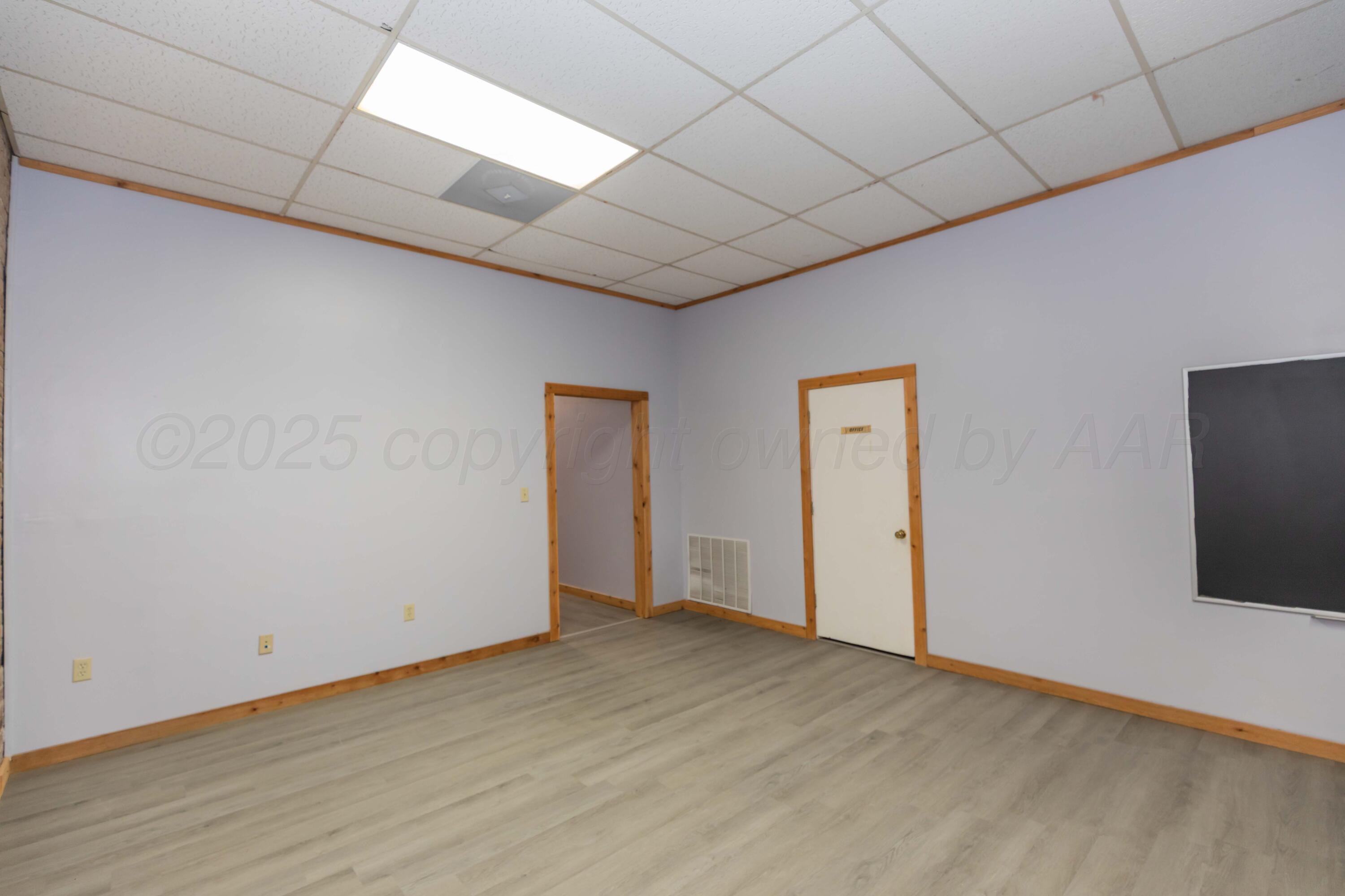 211 N Main Street Property Photo 10