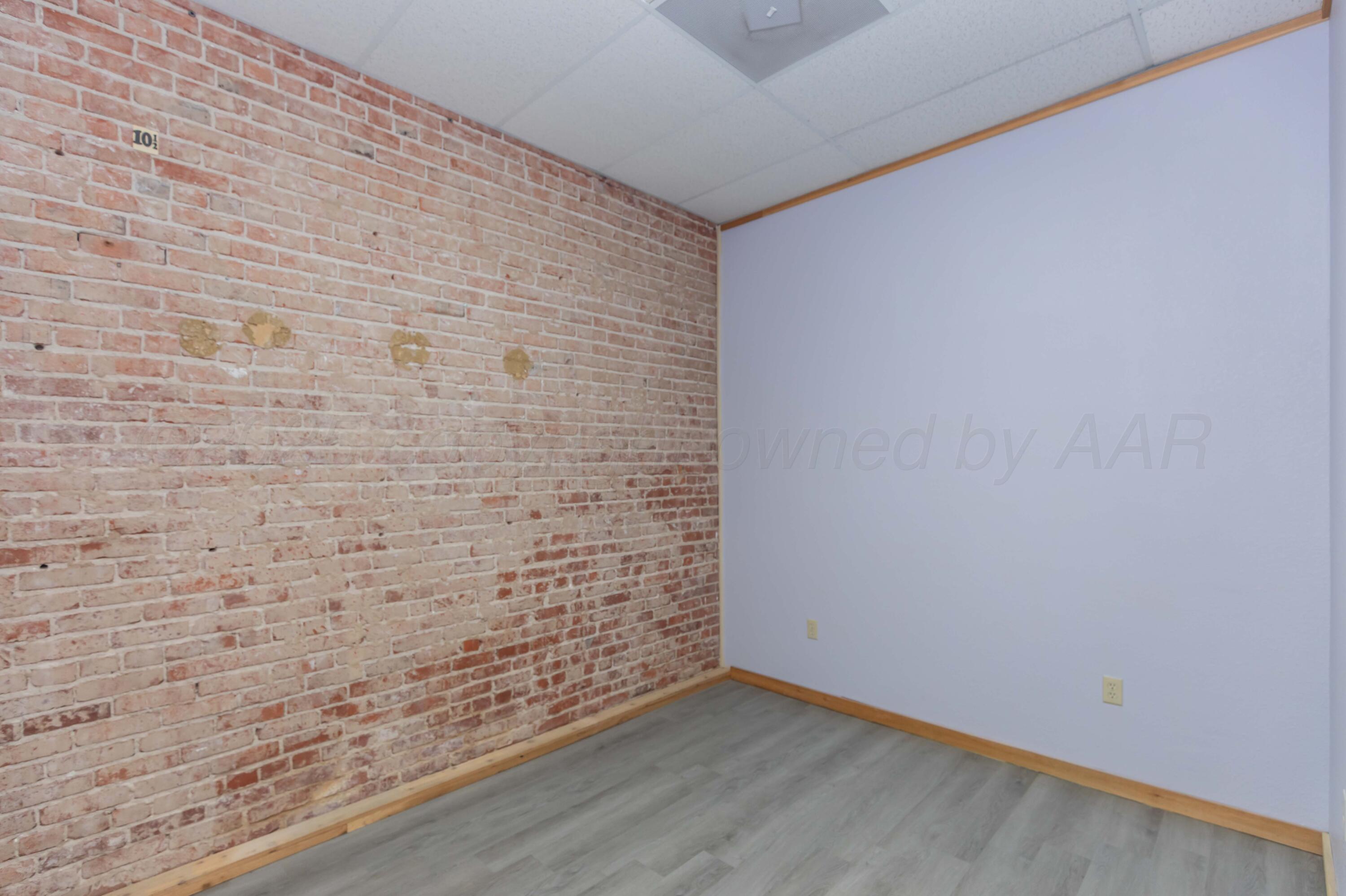 211 N Main Street Property Photo 16