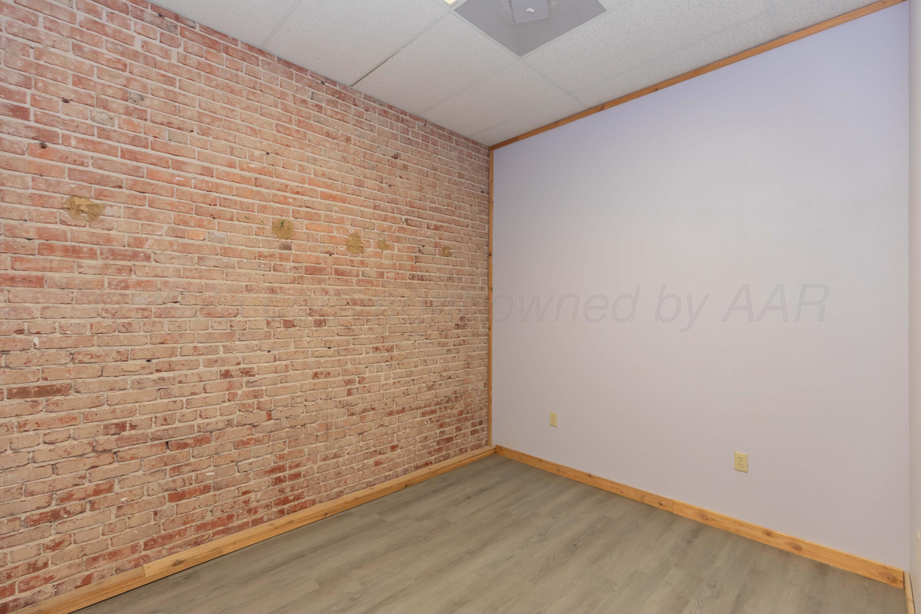 211 N Main Street Property Photo 21