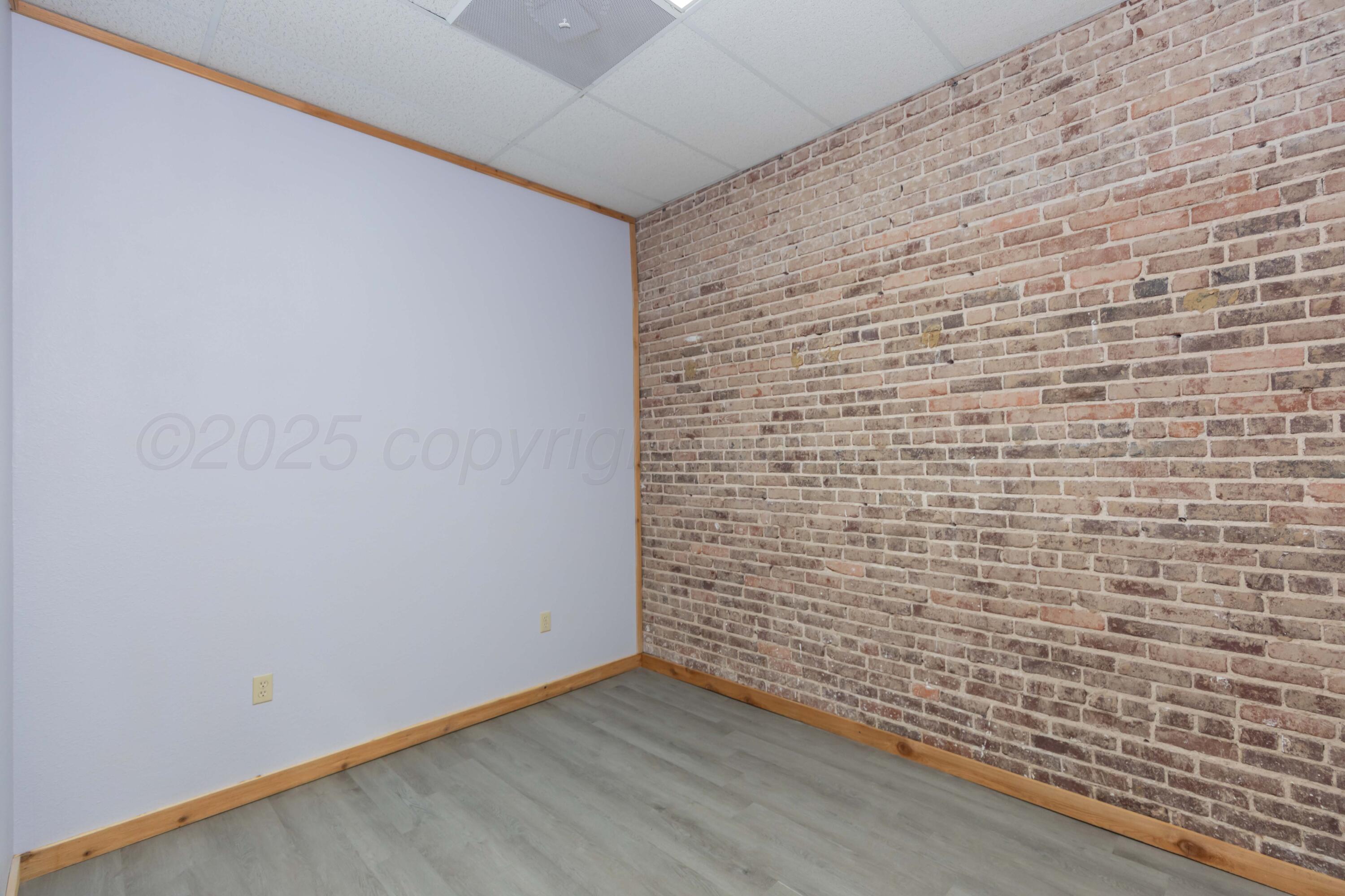211 N Main Street Property Photo 24