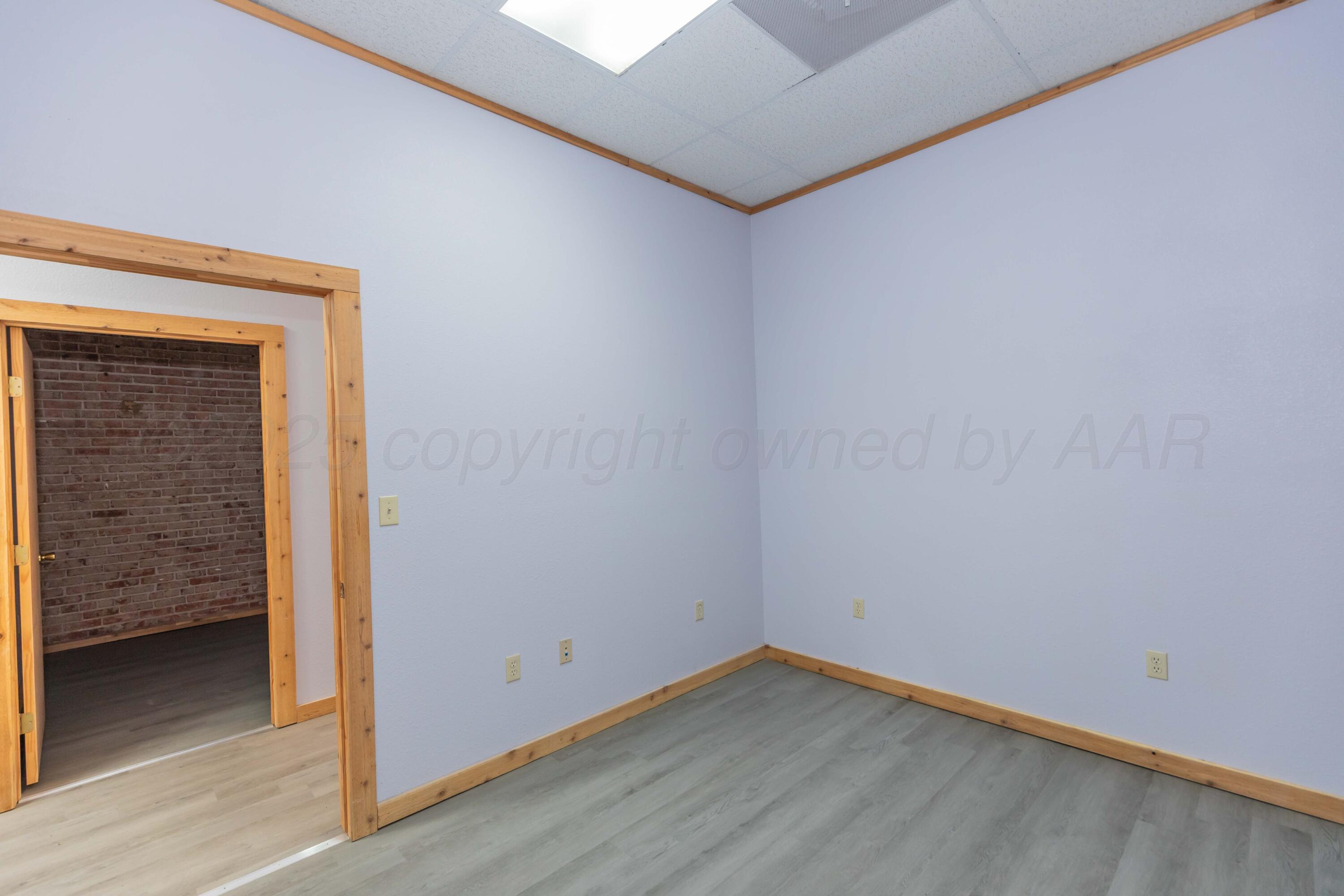 211 N Main Street Property Photo 25