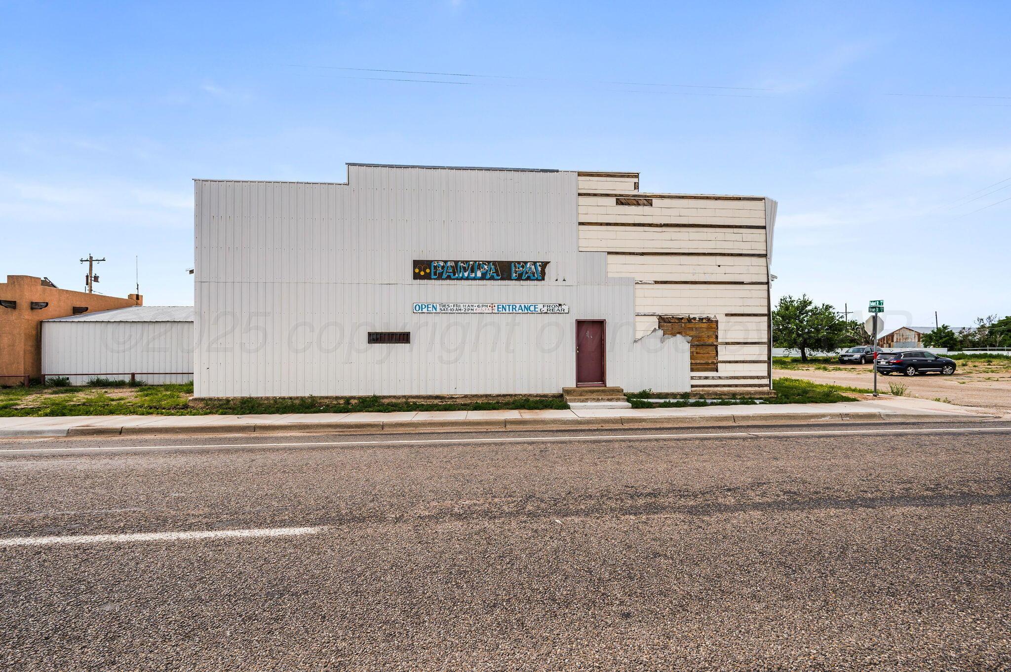 208 E Brown Street Property Photo 4